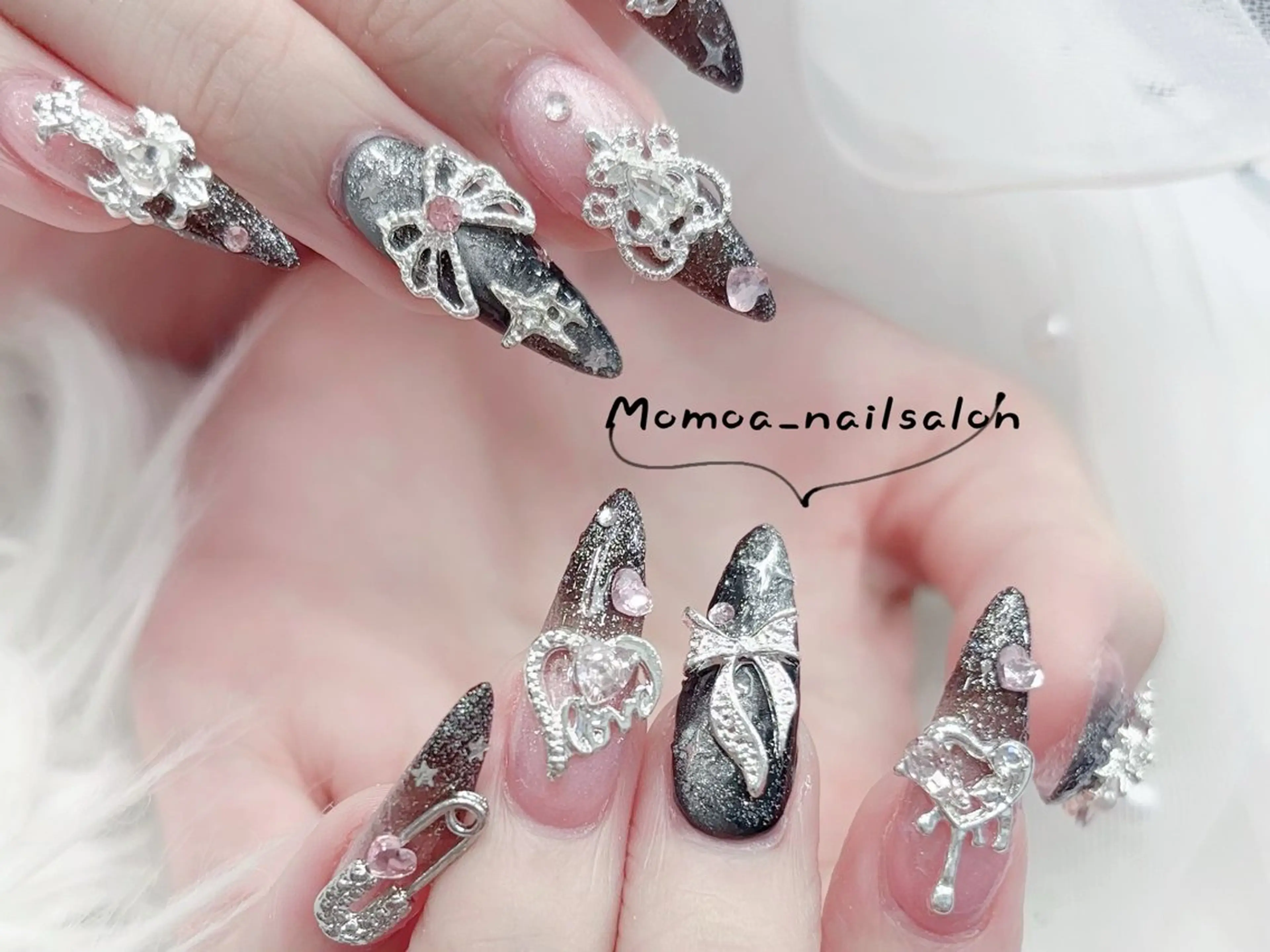 ネイル ハロウィン キラキラネイル 韓国ネイル スカルプネイル ハンドネイル MoMoA Nail ネイル長さ出し専門店のネイルデザイン