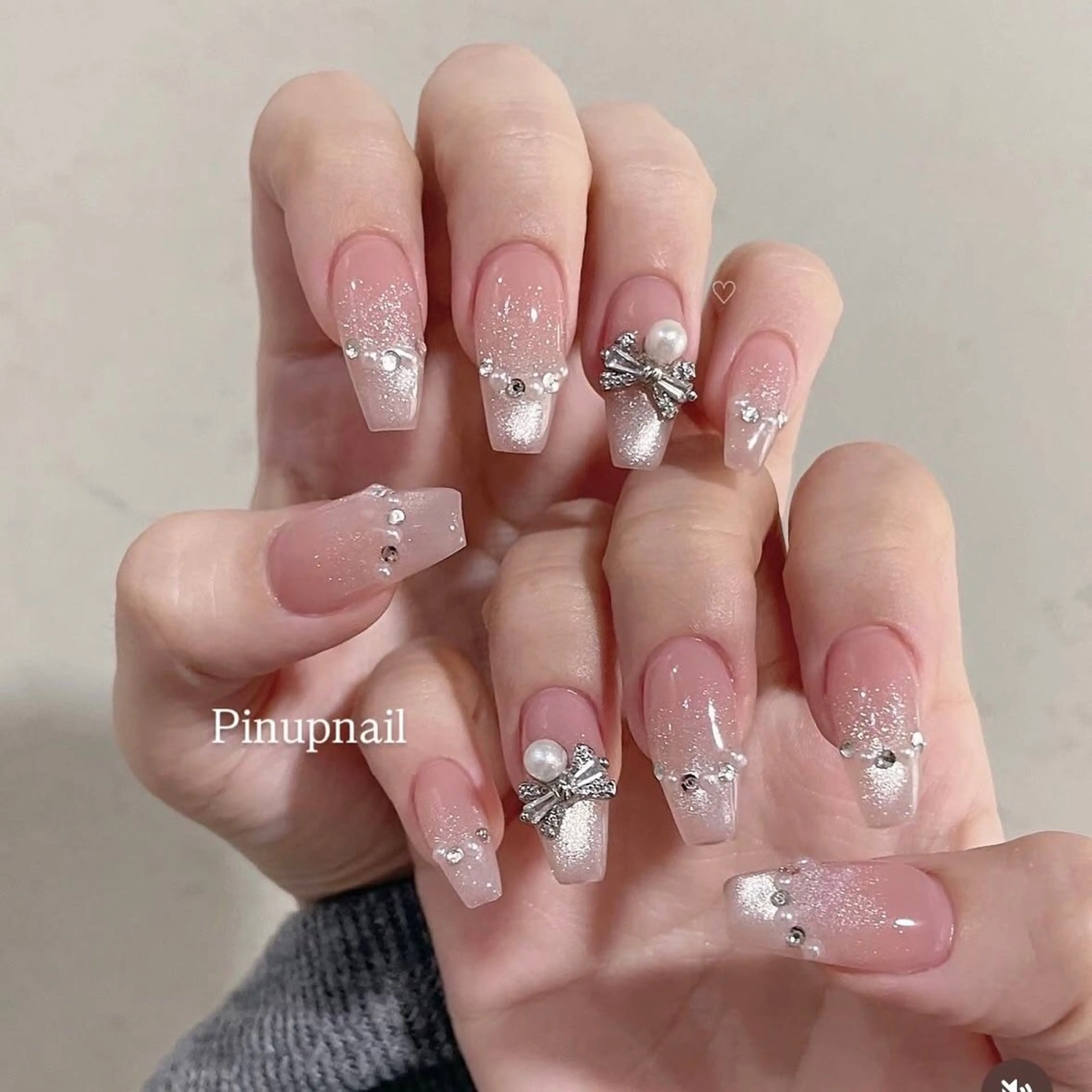 ネイル グラデーション ラメ(グリッター) マグネットネイル ミラーネイル ニュアンスネイル Lumi de nails所属・Lumi de nailsのネイルデザイン