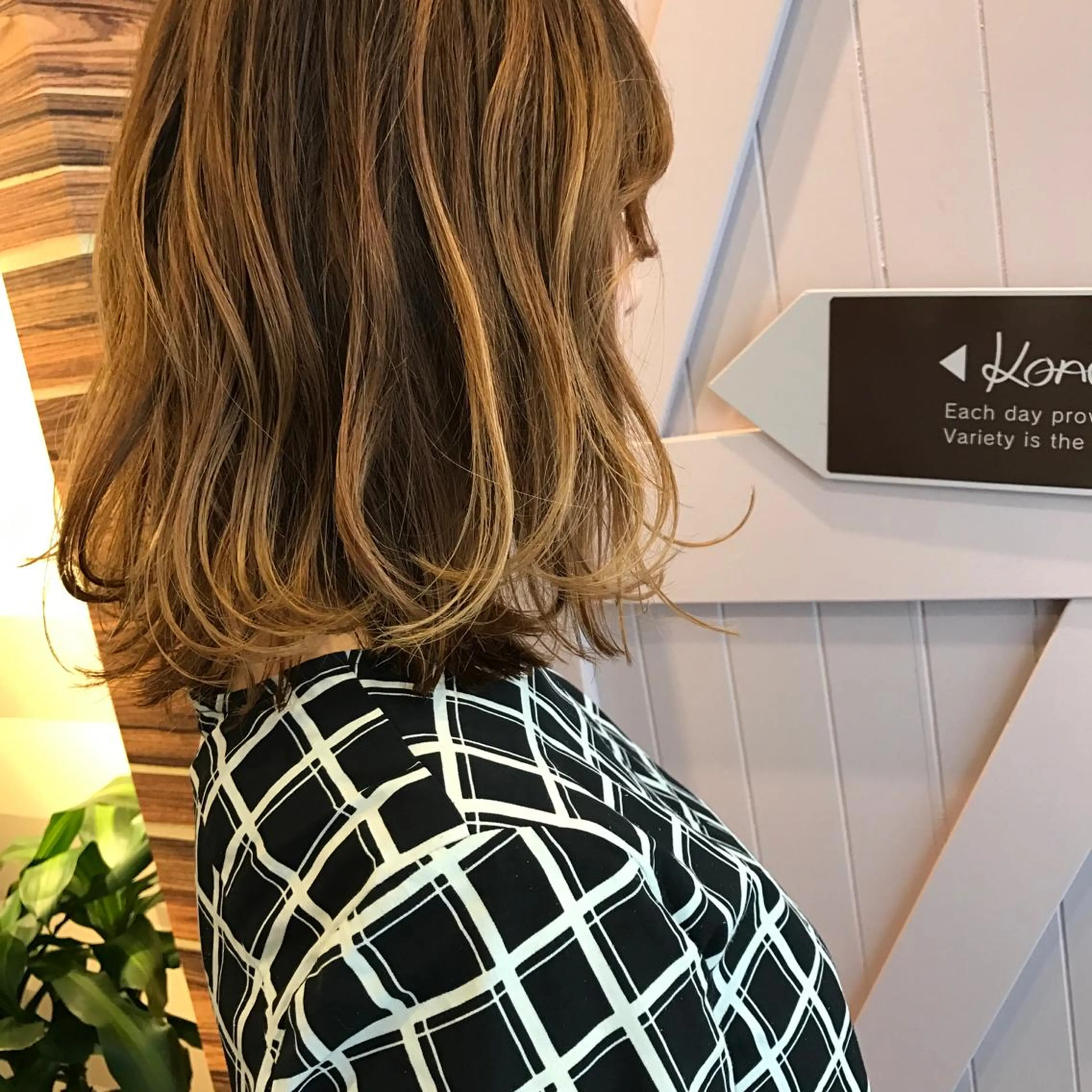 ミディアム カラー ボブ HARUNA🤍 大人ショートヘアのヘアスタイル