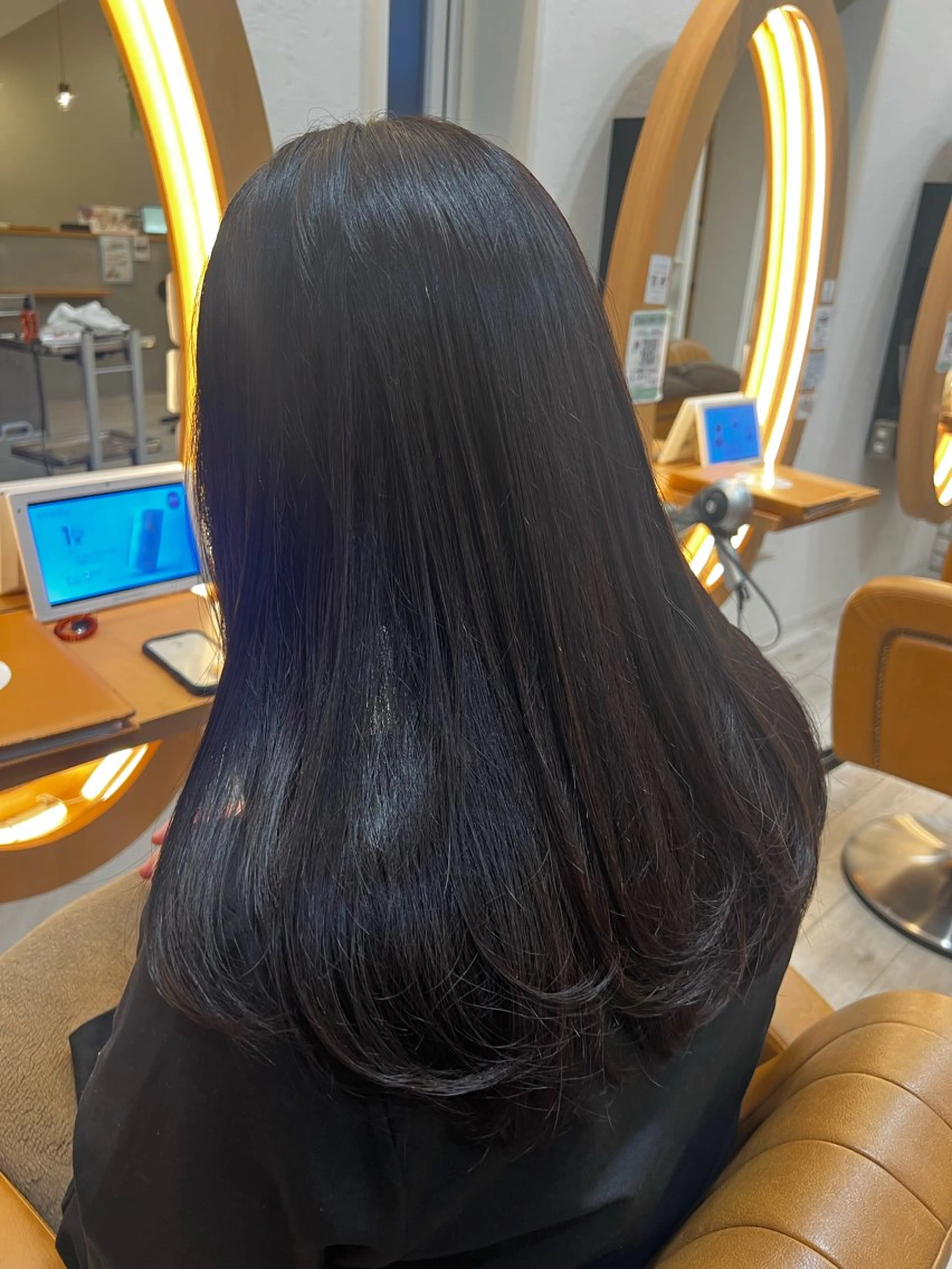 セミロング adorableけやき通り店所属・adorable 小西彩里のヘアスタイル