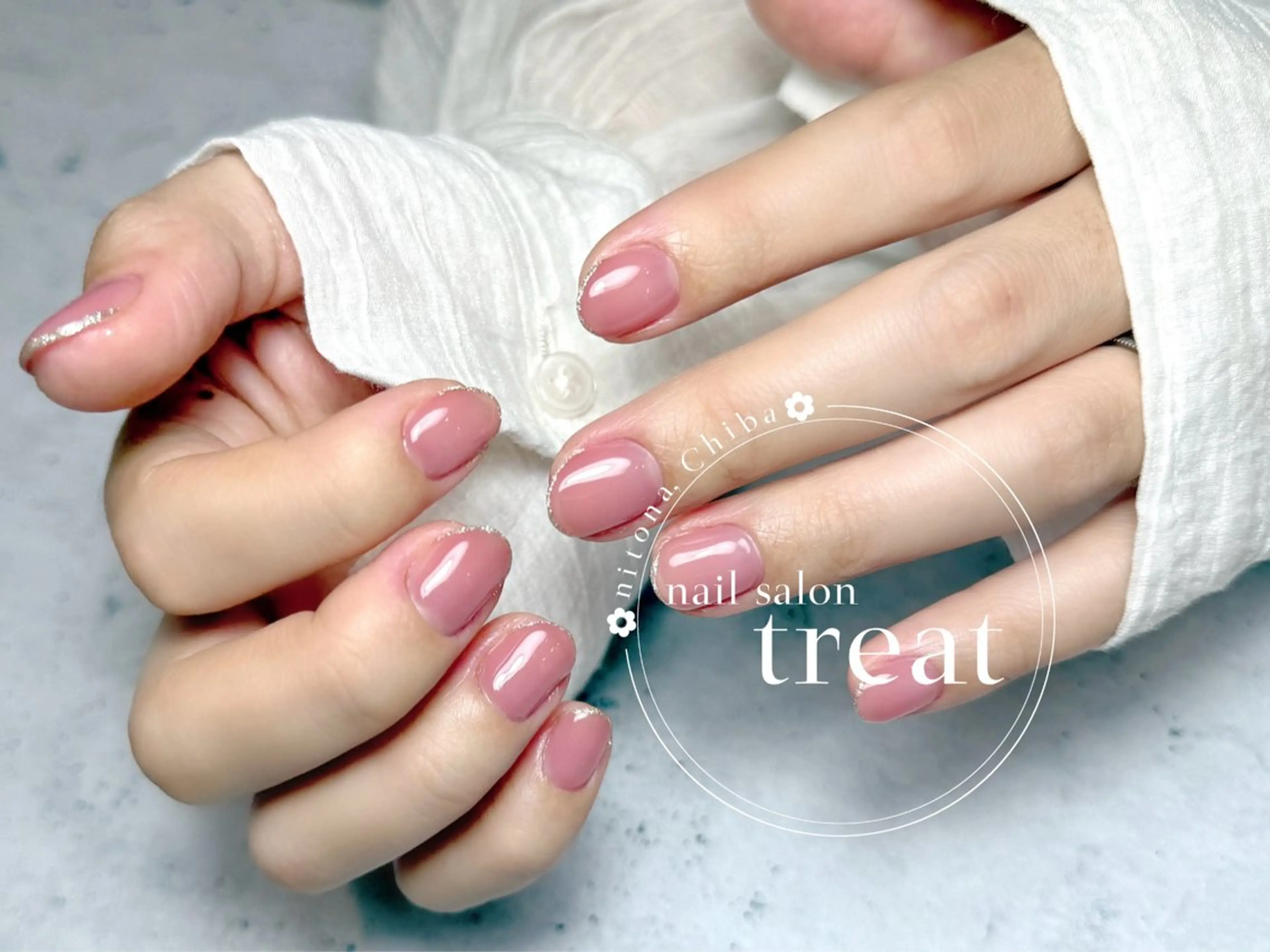 150色✨️つやつやワンカラー(オフなし)♪甘皮ケア付き✨️オイル磨き&マッサージ付き✨️爪先ラメライン付き✨️の写真