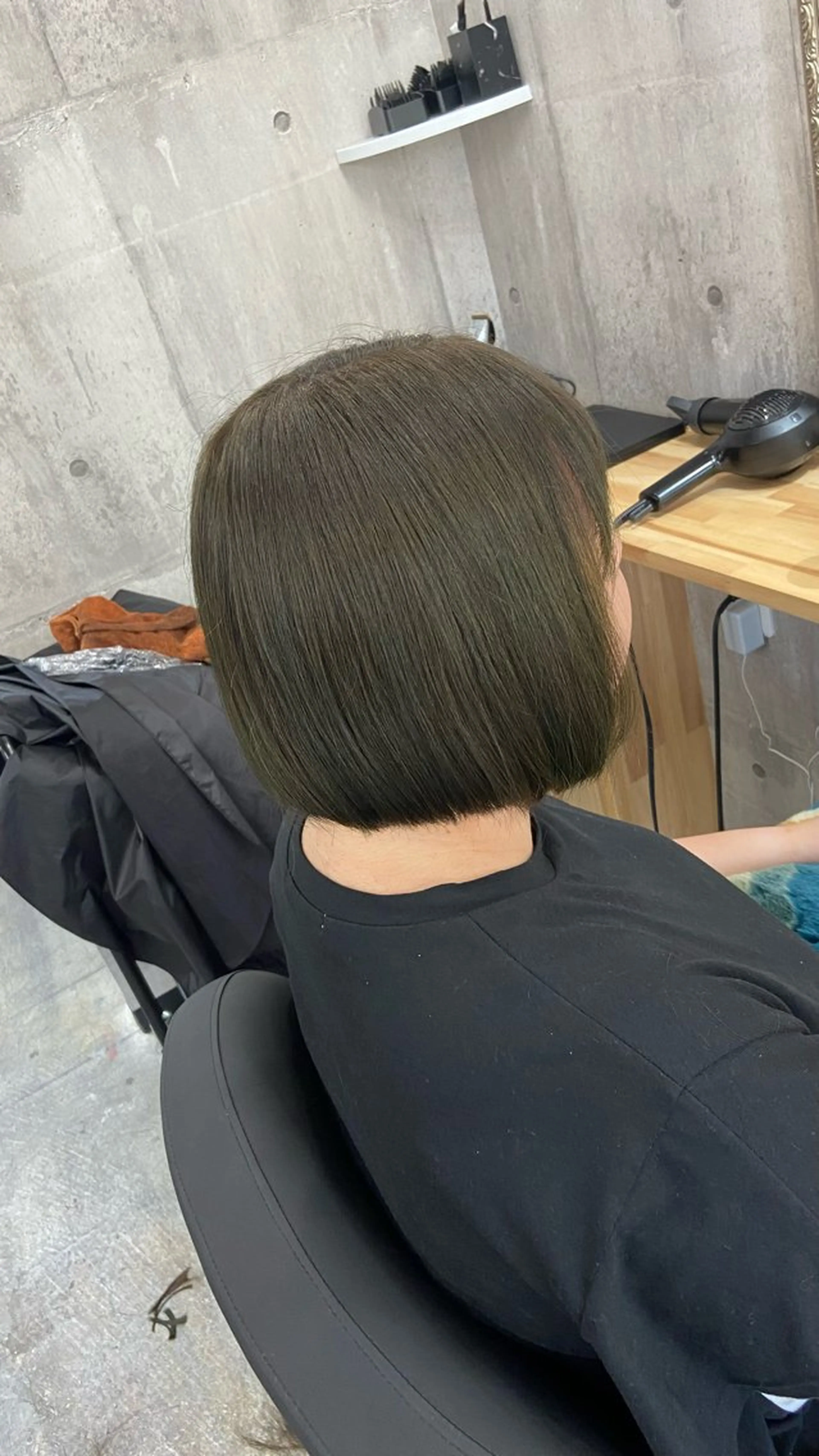 ショート カラー ベージュカラー オリーブベージュ ボブ カット ヘアカラー トリートメント Sunny side 大名 RIOのヘアスタイル