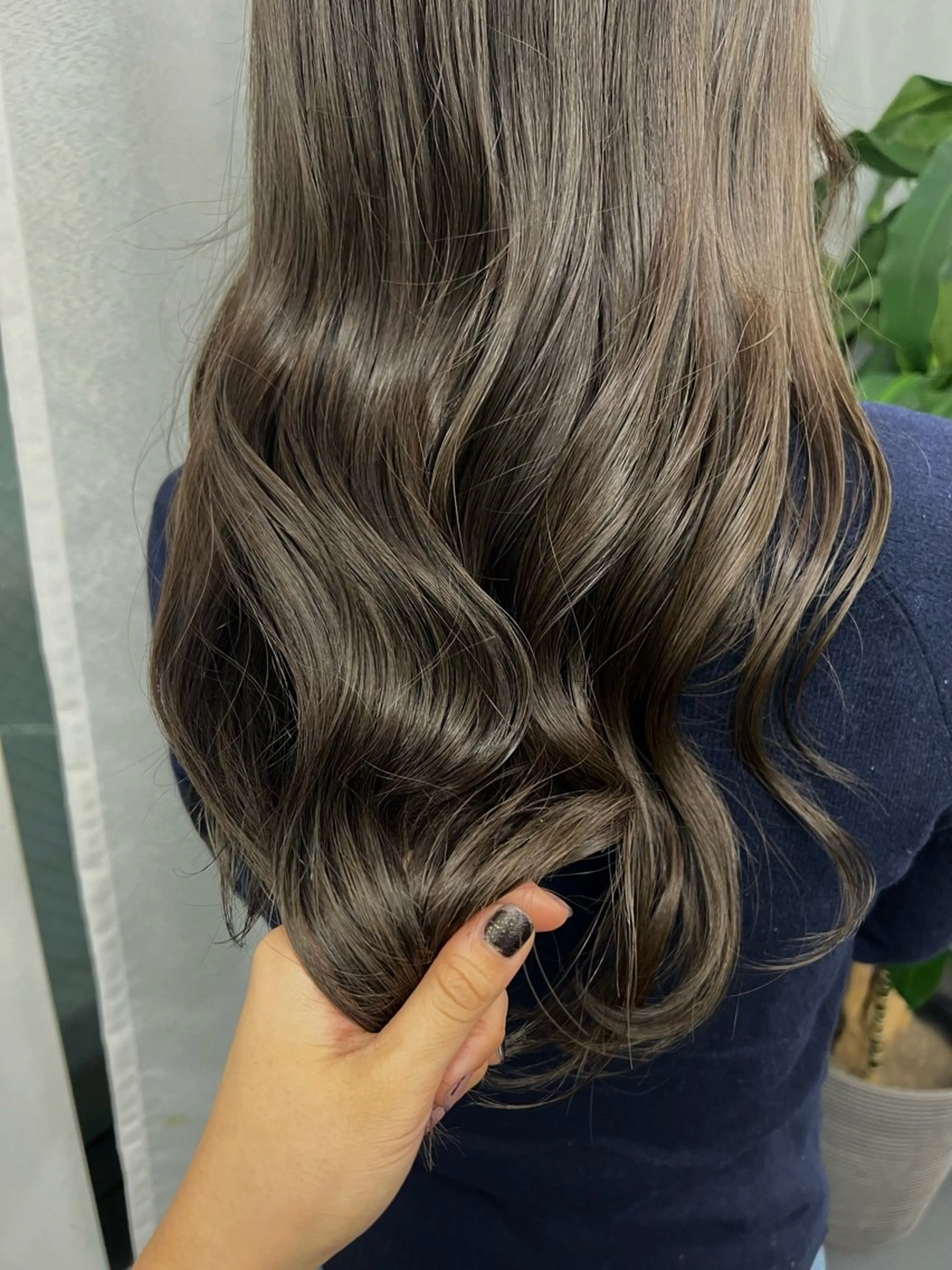 ロング カラー ヘアアレンジ アッシュ アッシュブラウン ブラウンカラー 透明感カラー モリ ナツルのヘアスタイル
