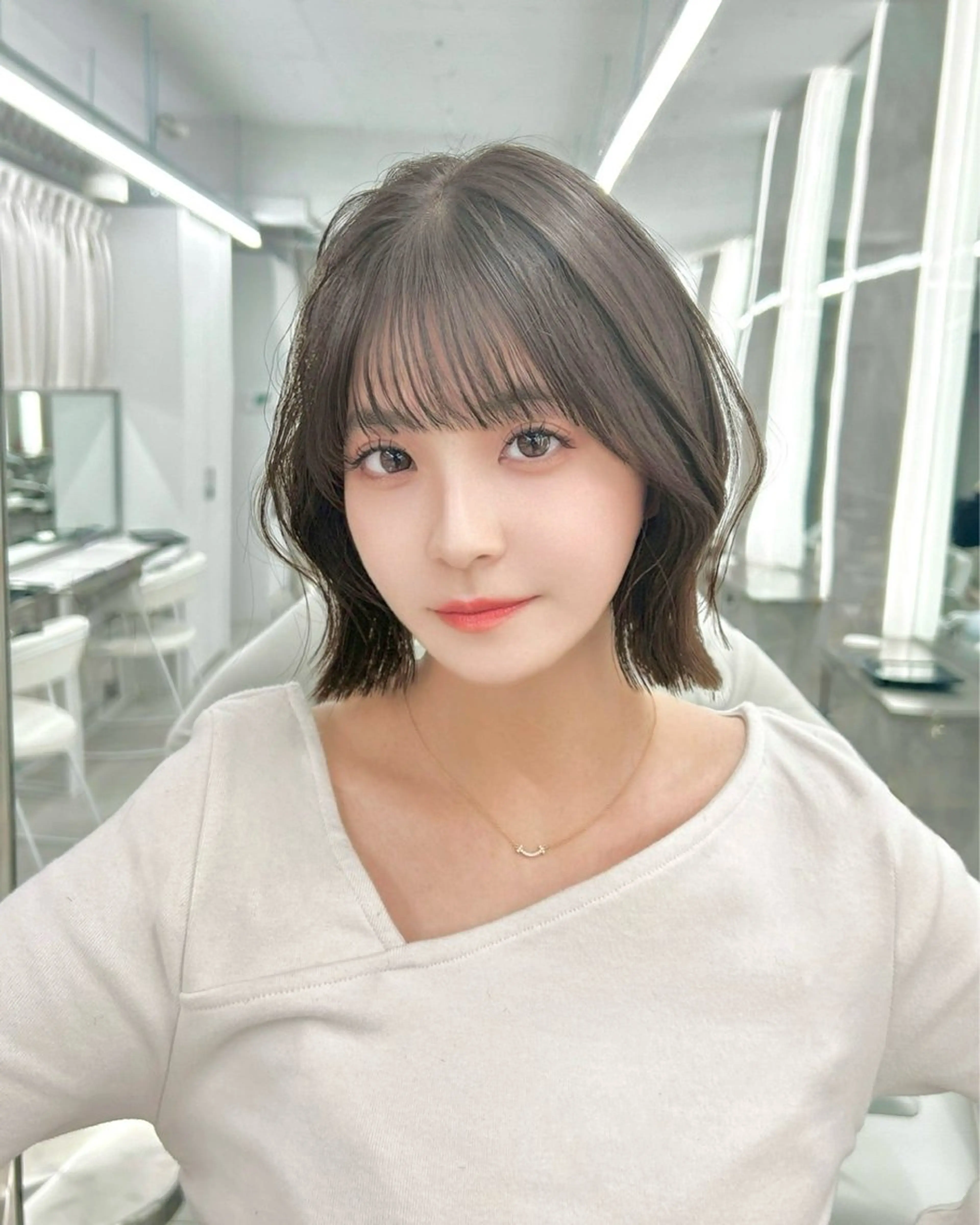 ミディアム 岡部 未咲希のヘアスタイル