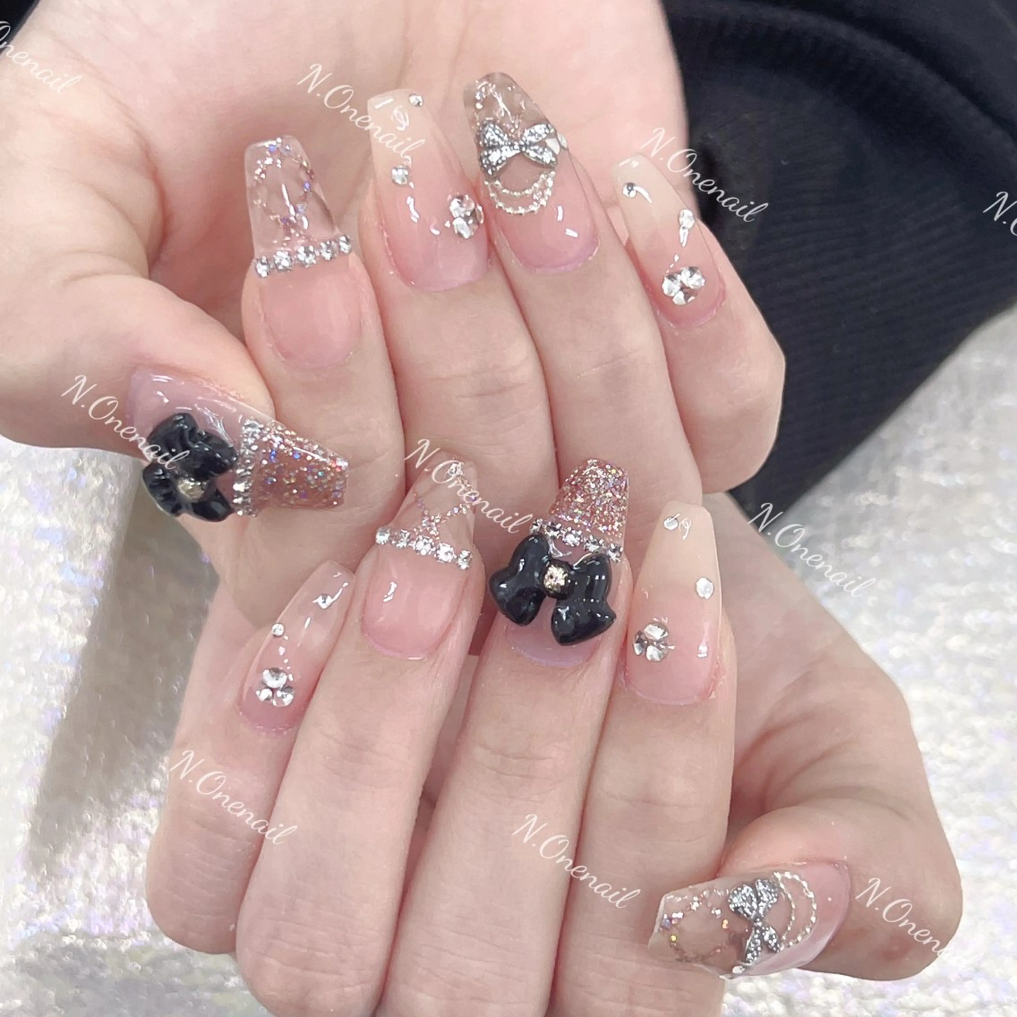 ネイル オーロラネイル フレンチネイル マグネットネイル ミラーネイル オフィスネイル N.one Miya🎀のネイルデザイン