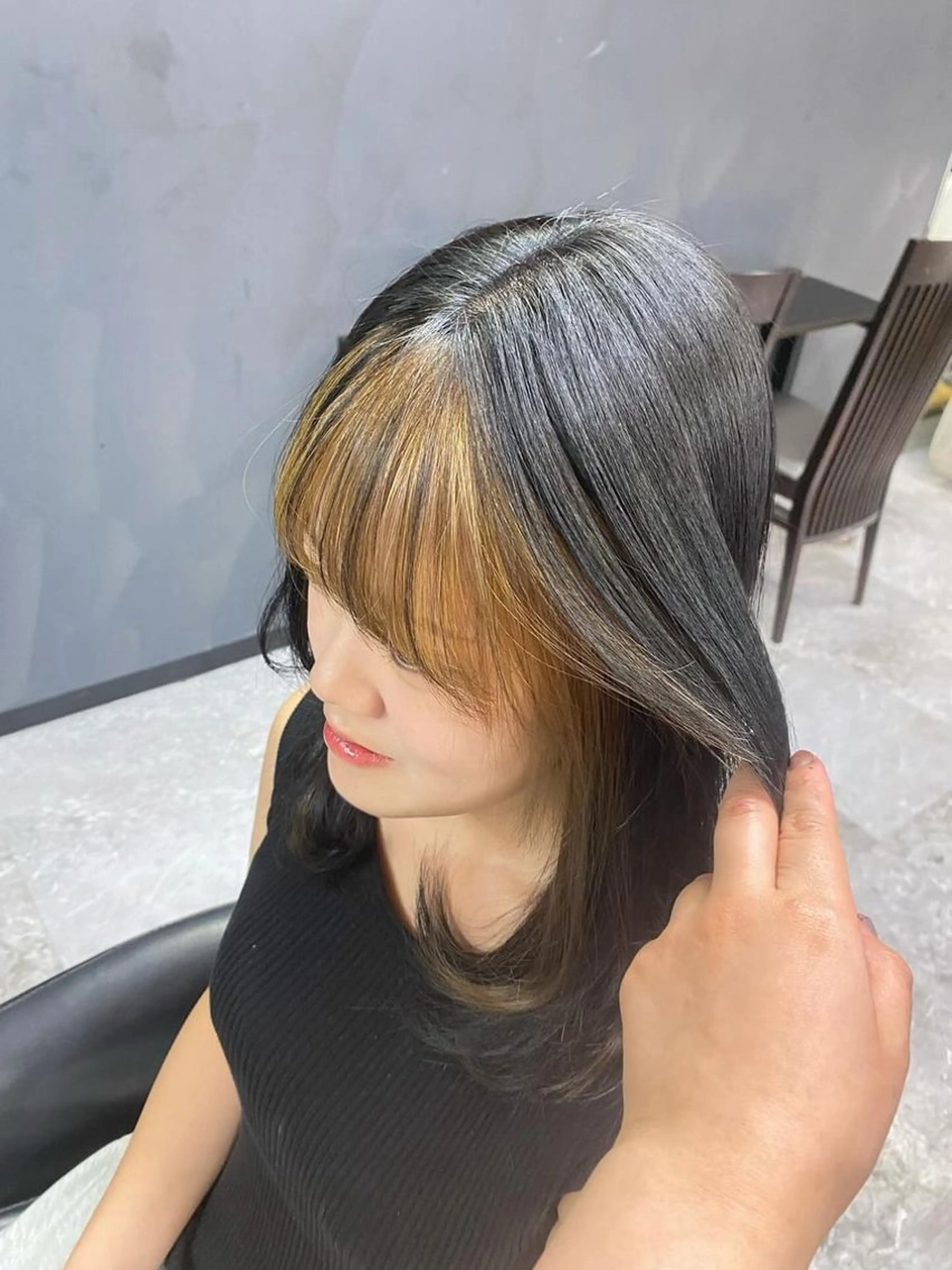 ロング 瀧下 唯のヘアスタイル