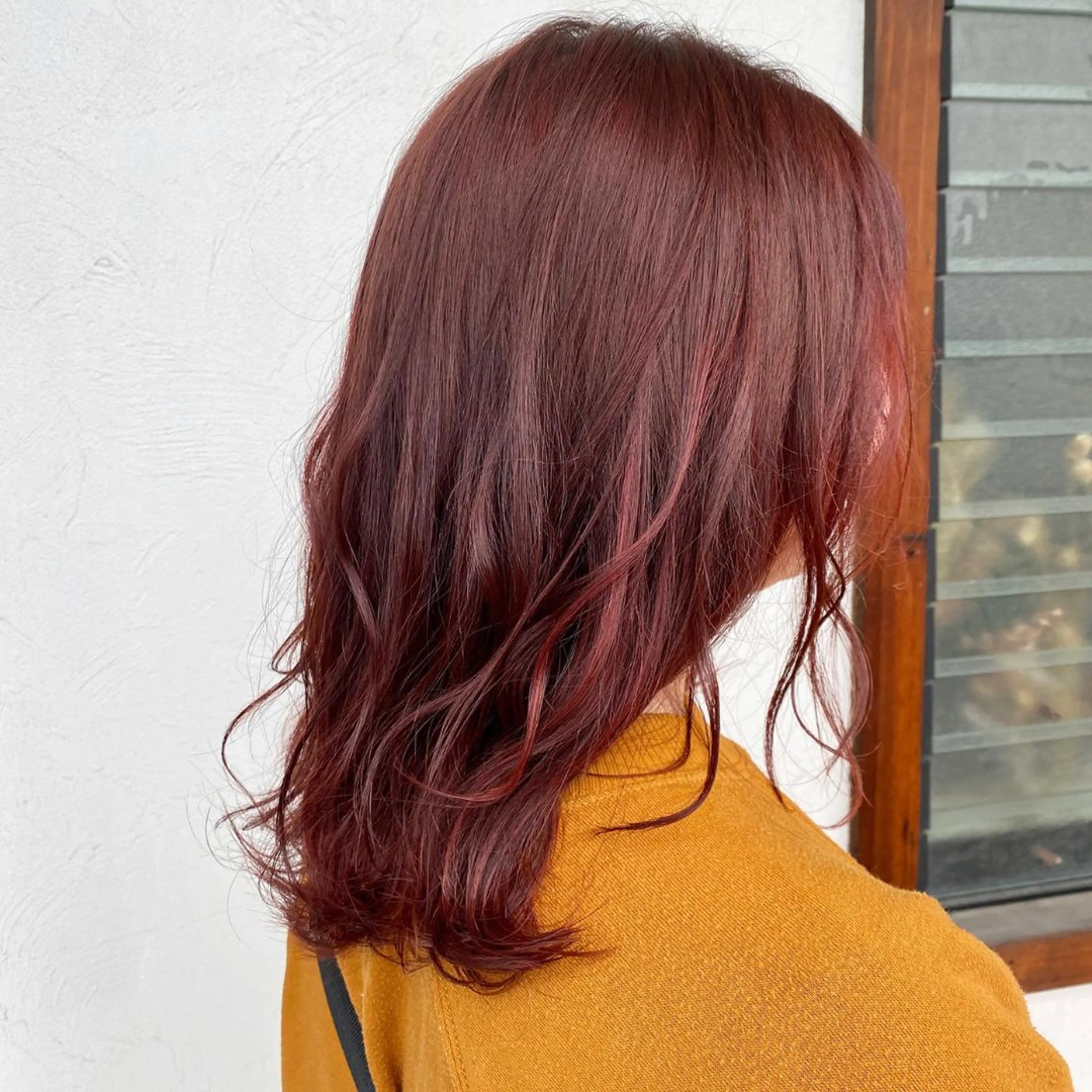 ミディアム 成瀬 千佳のヘアスタイル