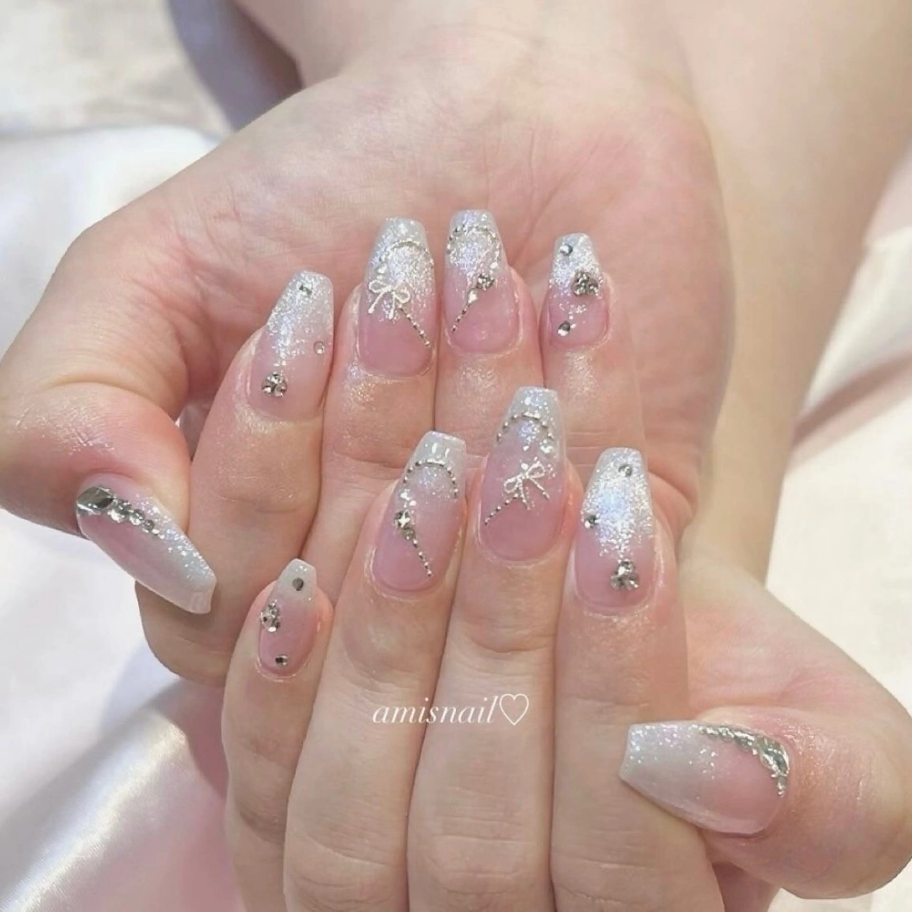 ネイル グラデーション ラメ(グリッター) マグネットネイル ミラーネイル ニュアンスネイル ハンドネイル Lumi de nails所属・Lumi de nailsのネイルデザイン