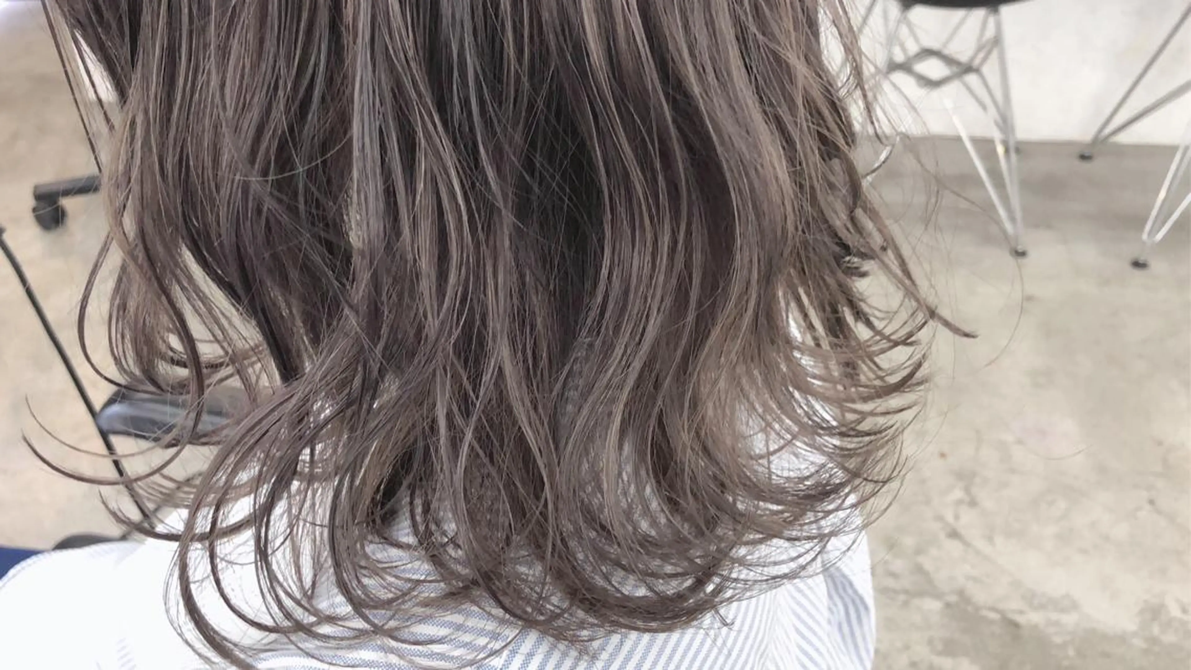 ミディアム カラー ヘアアレンジ 透明感カラー グレージュ ハイライトカラー ハイライト ヘアカラー トリートメント 透明感カラー× レイヤーカット✨高梨のヘアスタイル