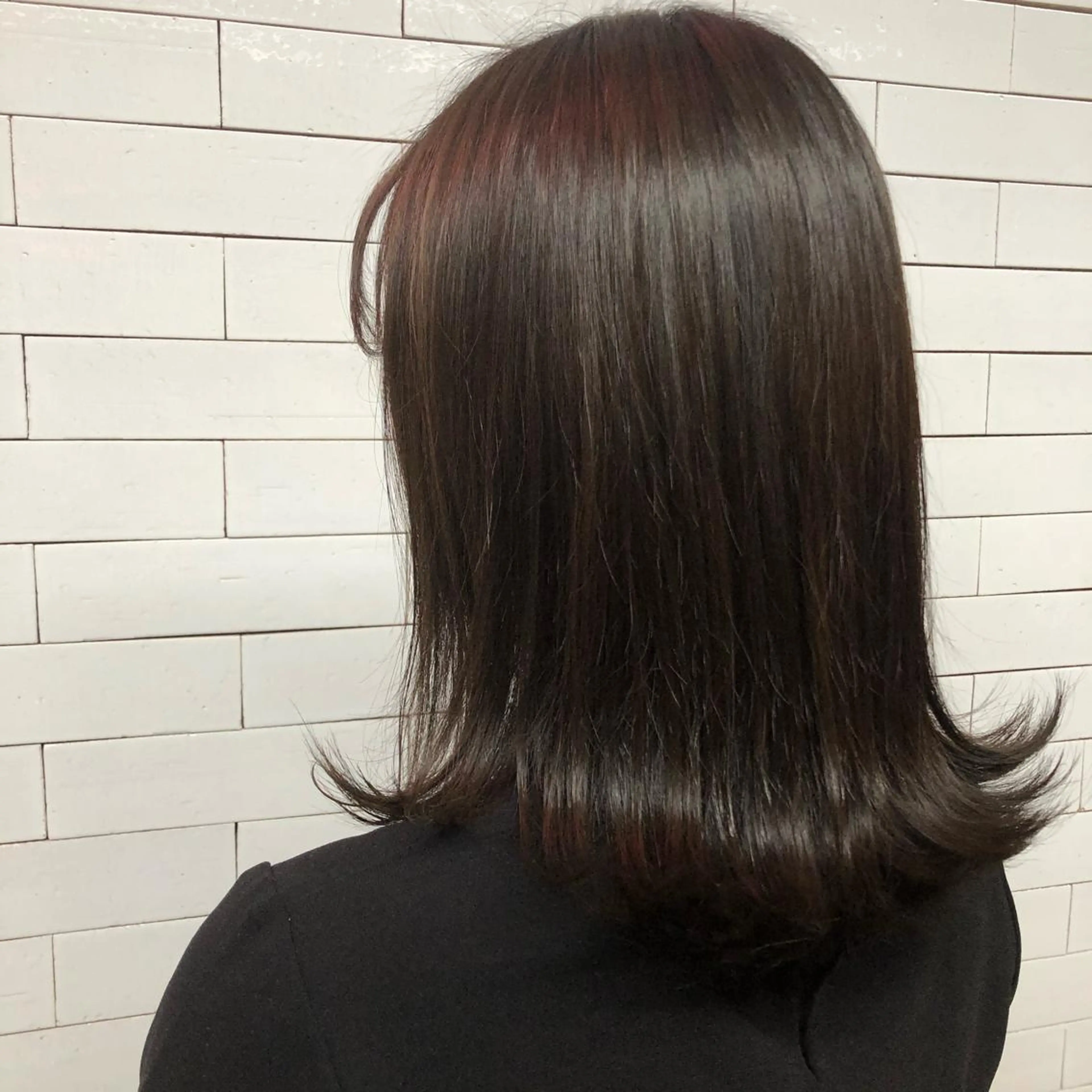 ミディアム カラー やすだ しおりのヘアスタイル