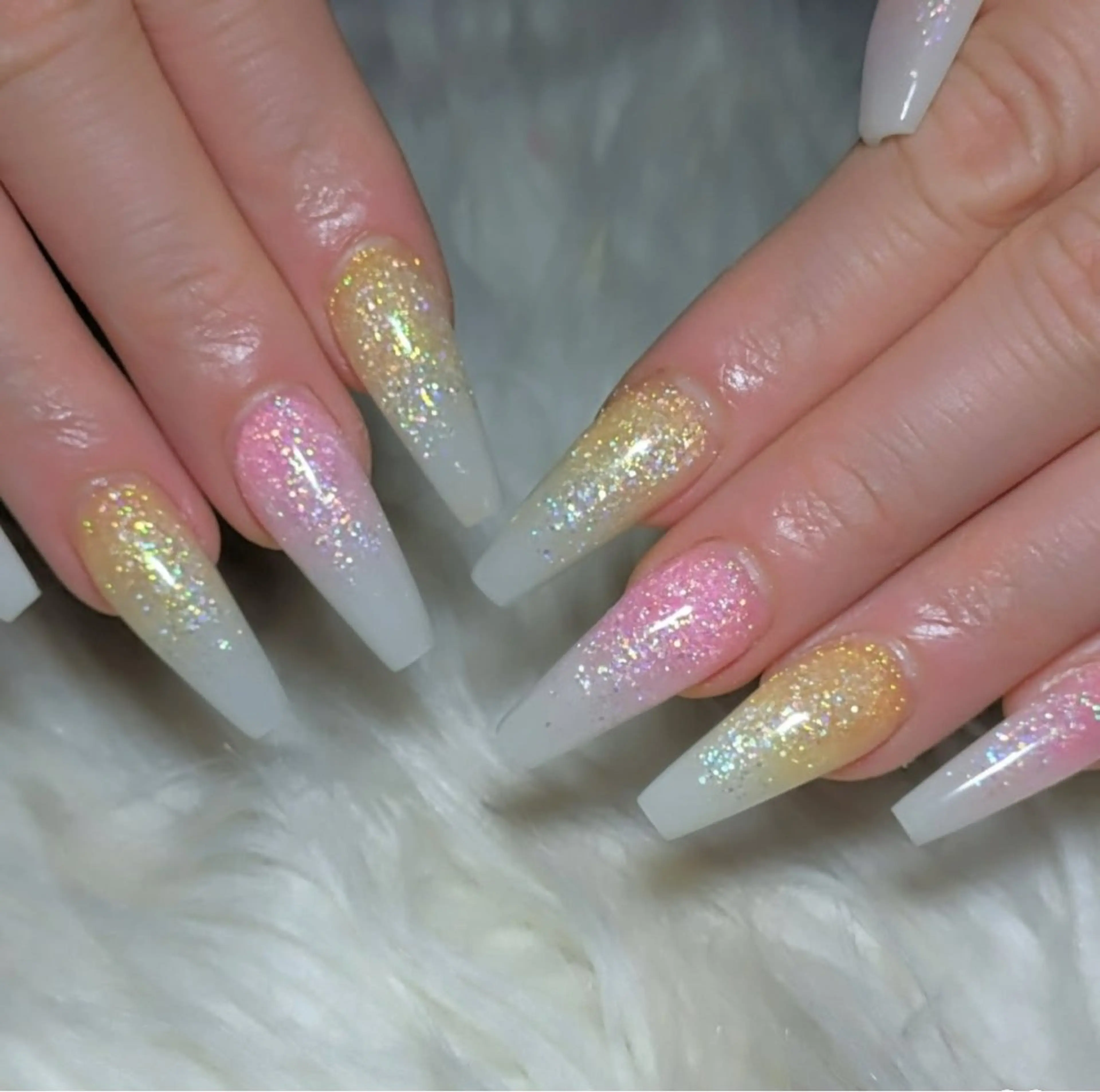 ネイル オーロラネイル クリアネイル フラッシュネイル ジェルネイル グラデーション ハンドネイル Amee Nail Salonのネイルデザイン