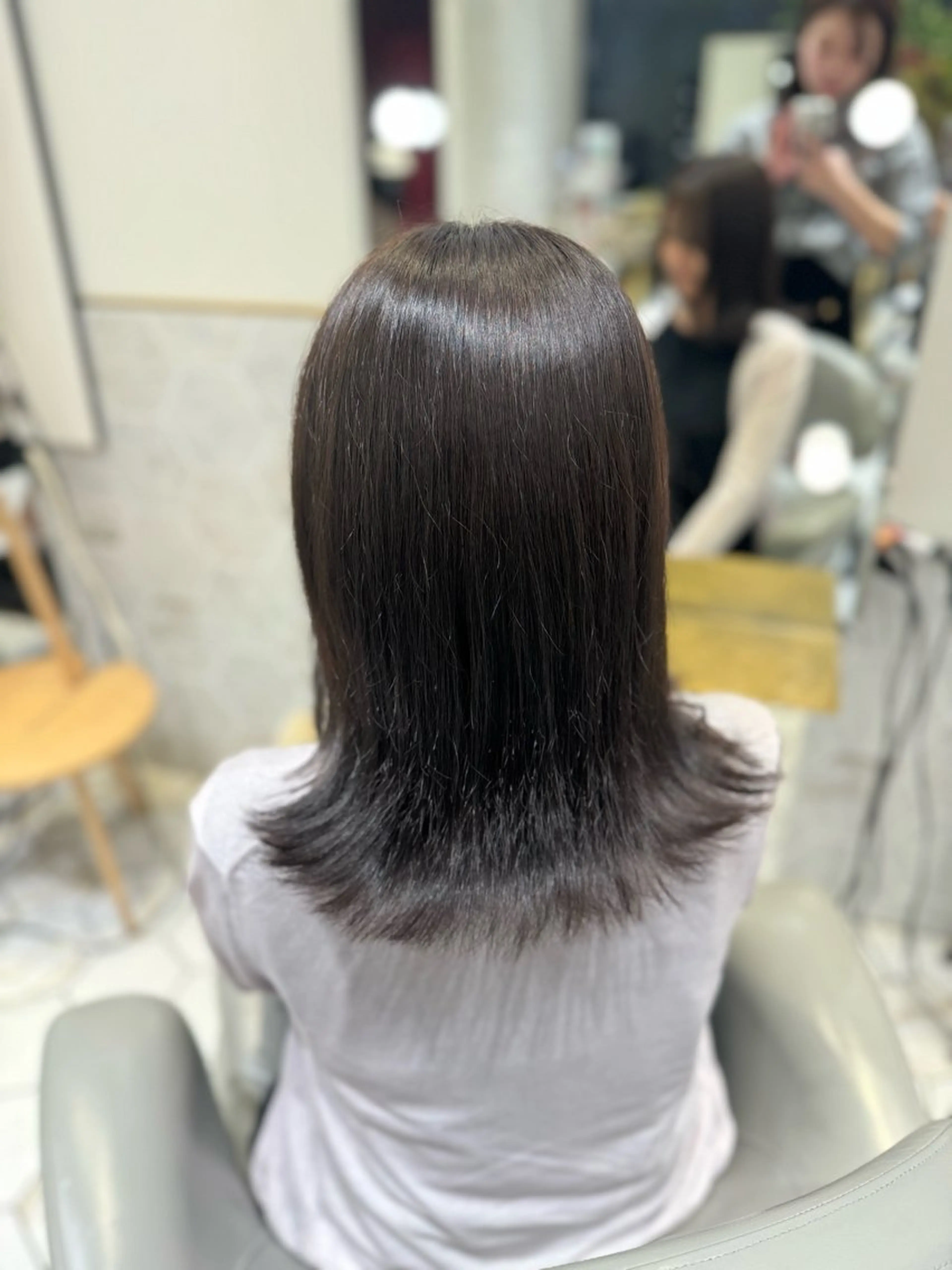 ミディアム カラー 透明感カラー グレージュ ヘアカラー costes 今井芽依のヘアスタイル