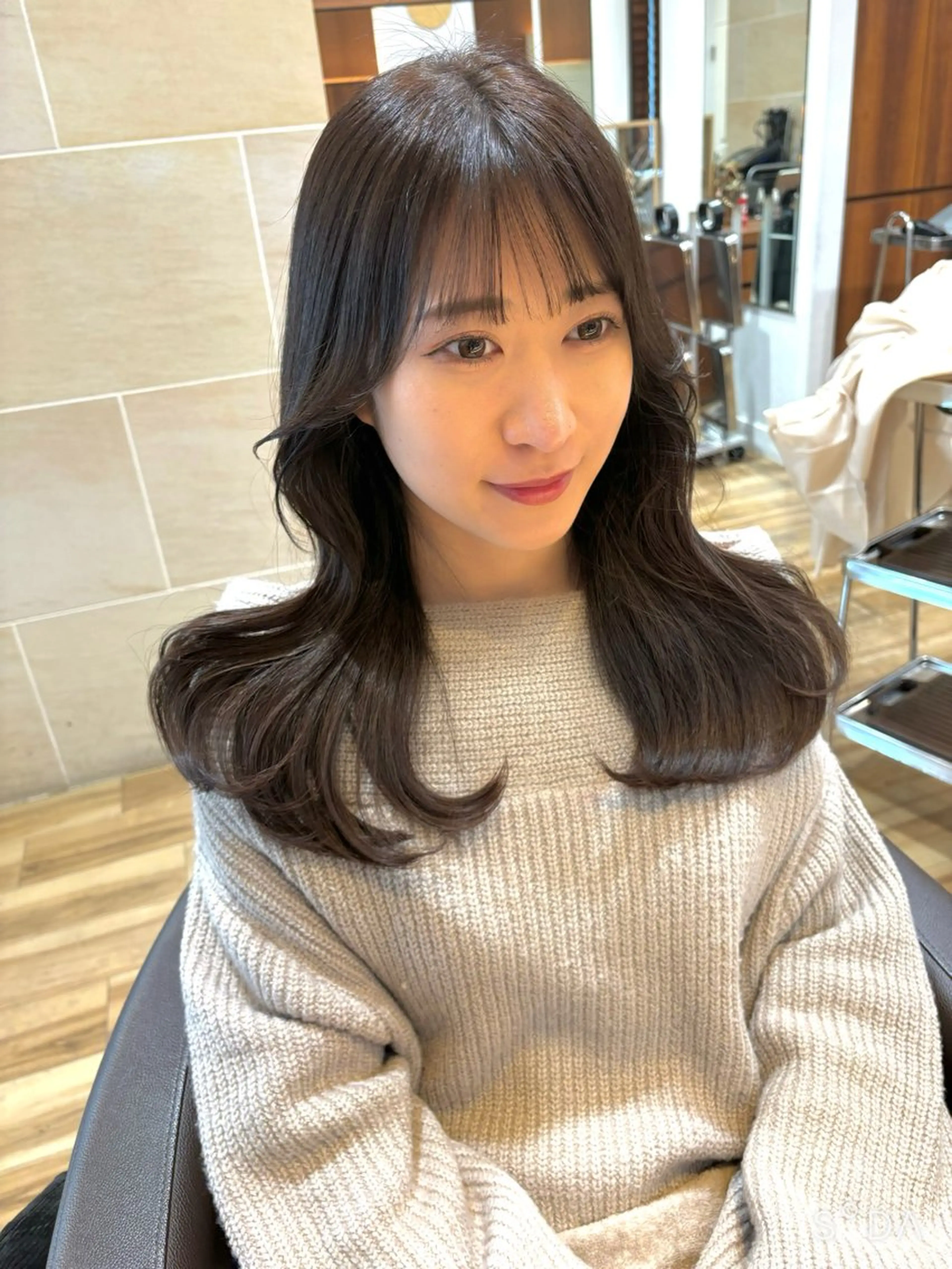 ロング カラー くびれヘア 韓国風ヘア カット ヘアカラー トリートメント レイヤーカット /透明感/千葉怜寿のヘアスタイル