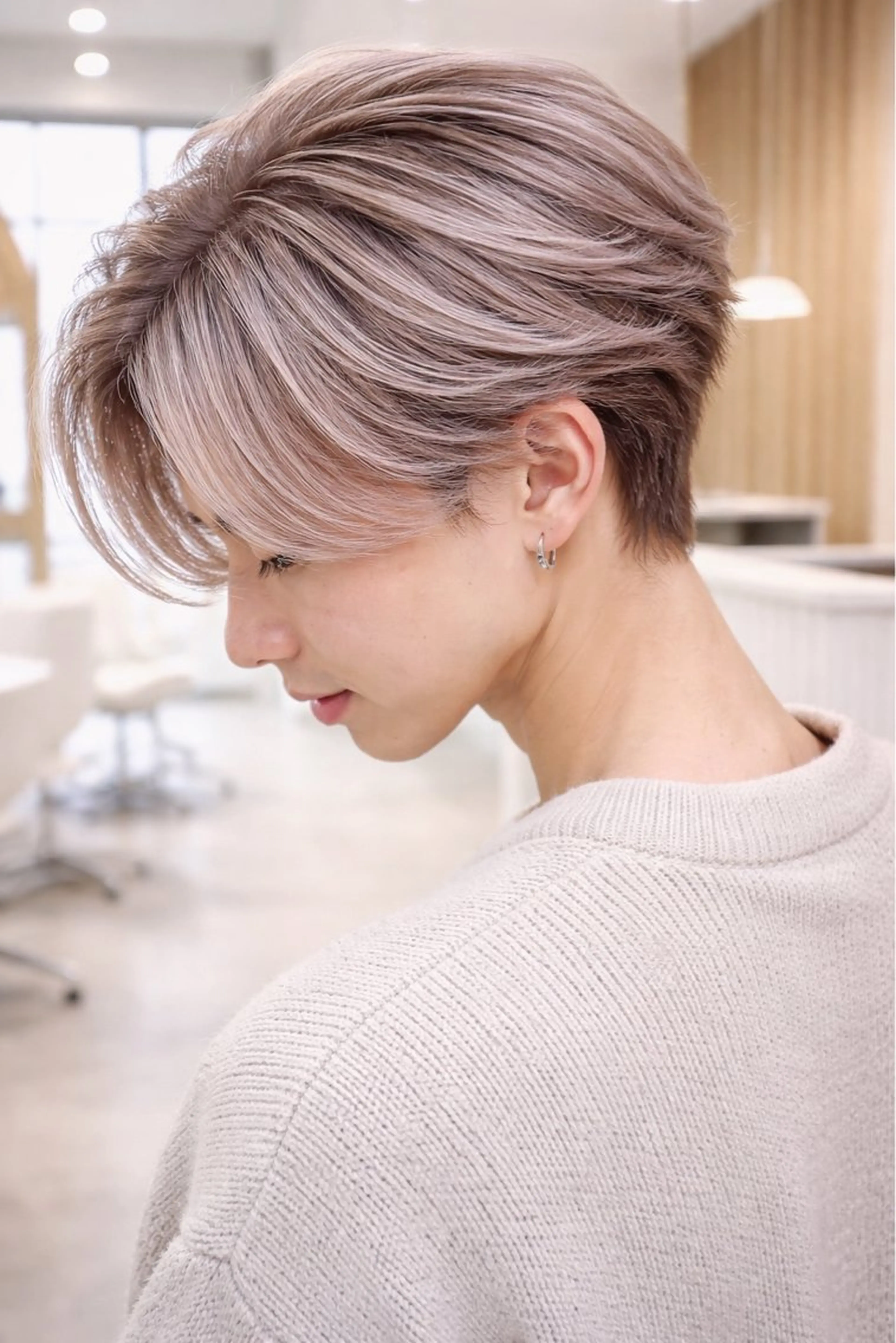 ミディアム カラー バレイヤージュ ベージュカラー ホワイトベージュ レイヤーカット ヘアカラー マンスルージュ博多店所属・バレイヤージュ& 高発色カラー/市川のヘアスタイル