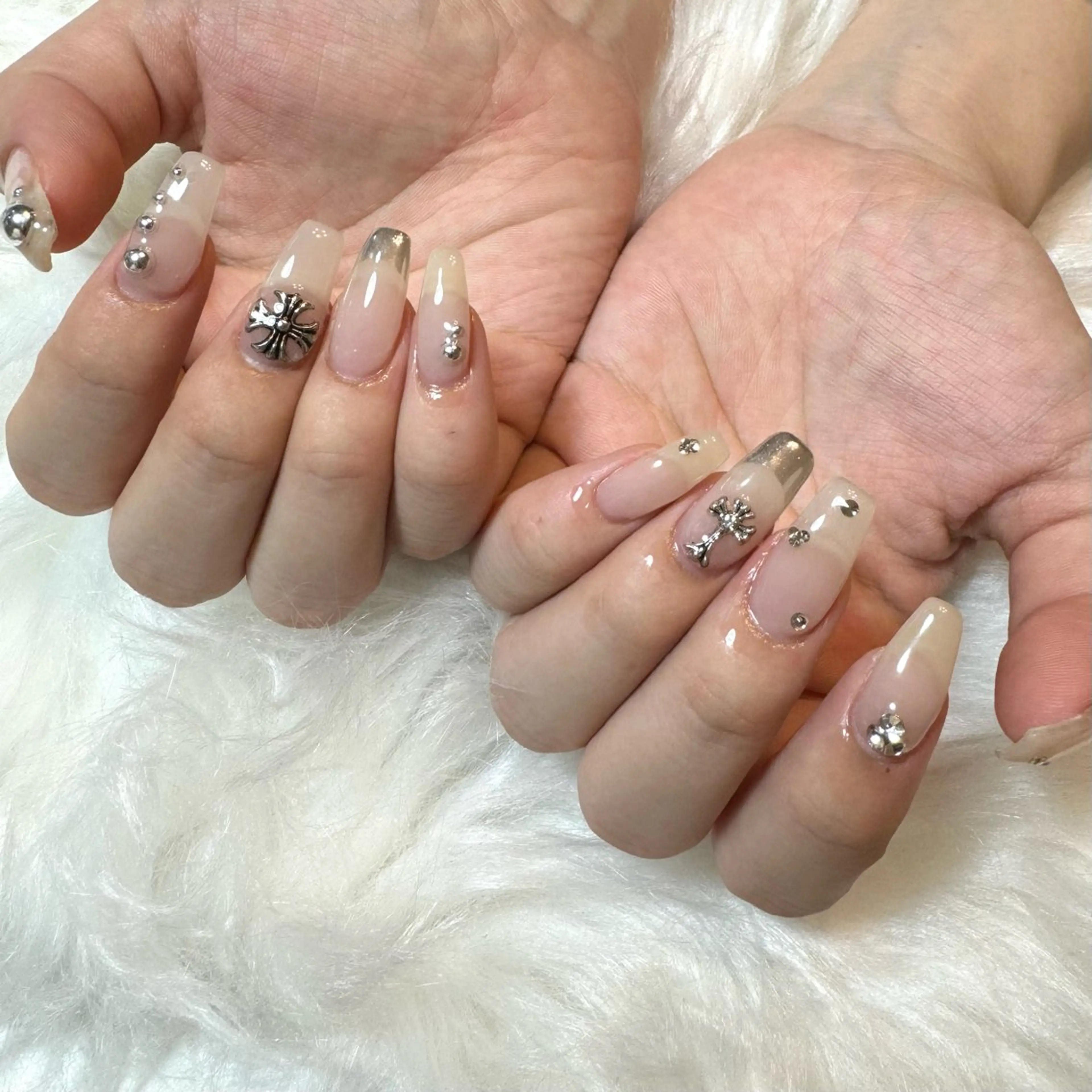 ネイル Aulu'bネイル ボディージュエリーのネイルデザイン