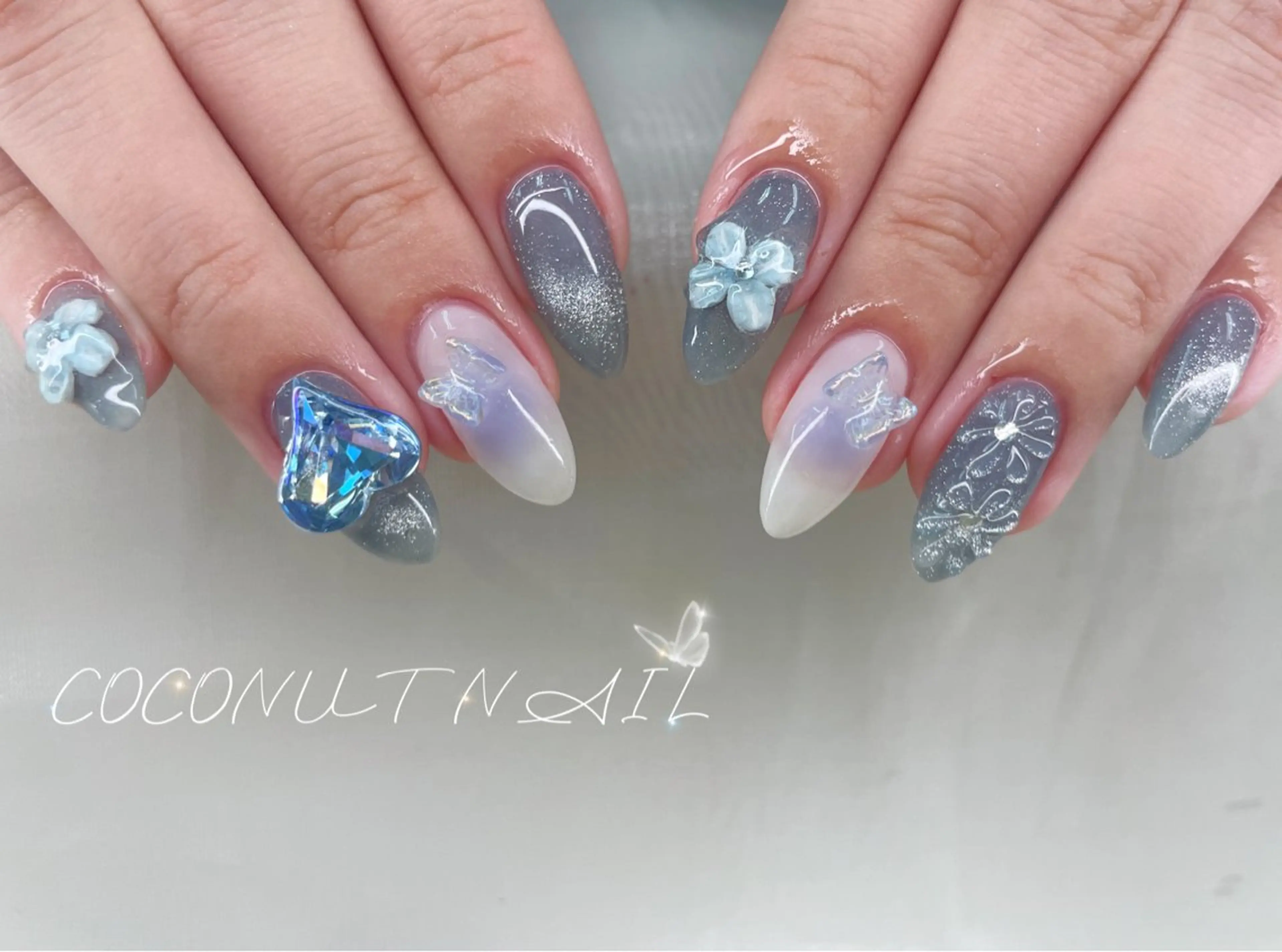 ネイル べっ甲ネイル フレンチネイル キラキラネイル ラメ(グリッター) マグネットネイル ハンドネイル 神田 ココナッツのネイルデザイン
