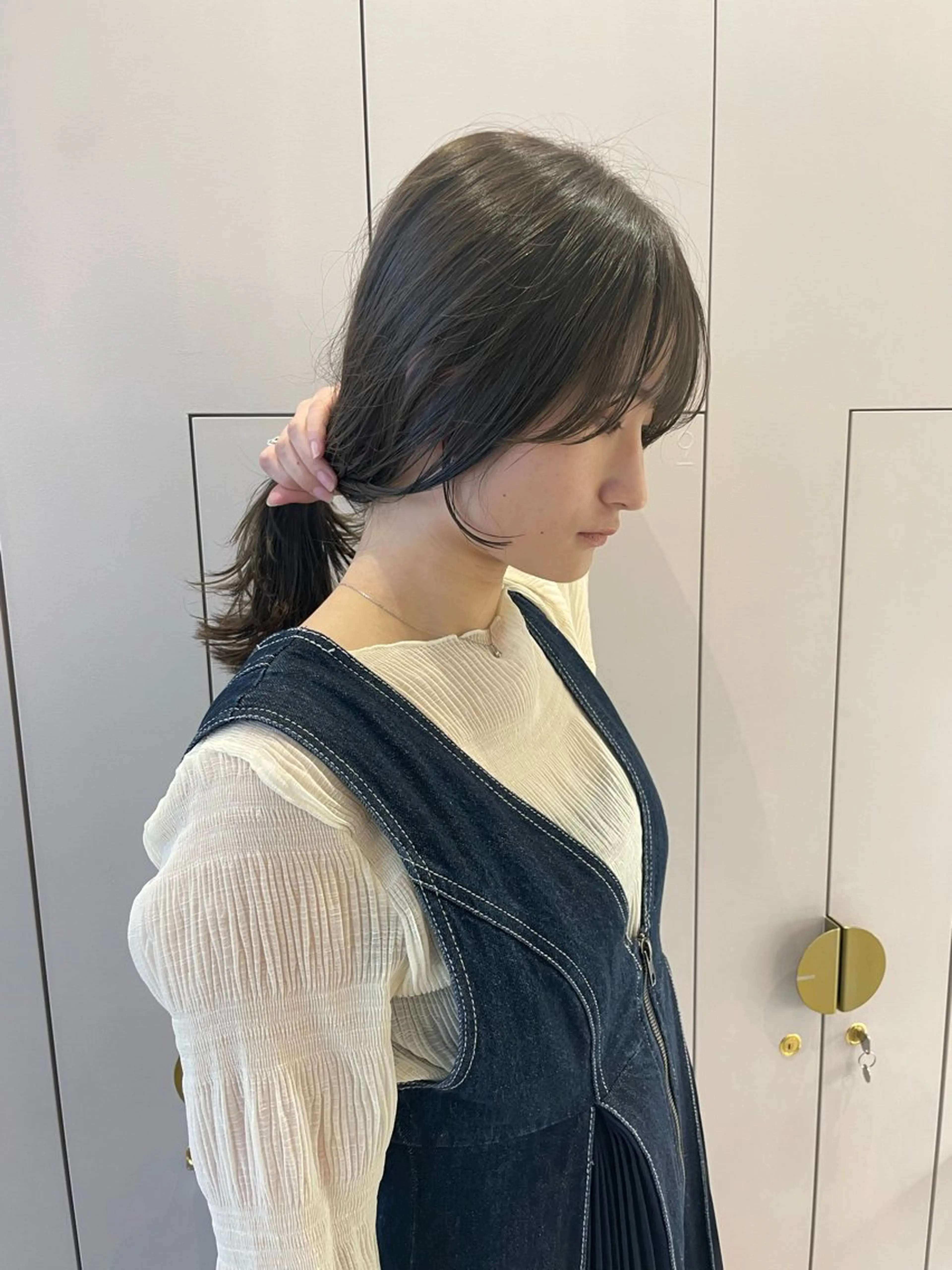 セミロング カラー ベージュカラー ブリーチ 透明感カラー ブリーチなしカラー オリーブベージュ ヘアカラー 暖色/オリーブカラー /中村未来🍒🫒のヘアスタイル