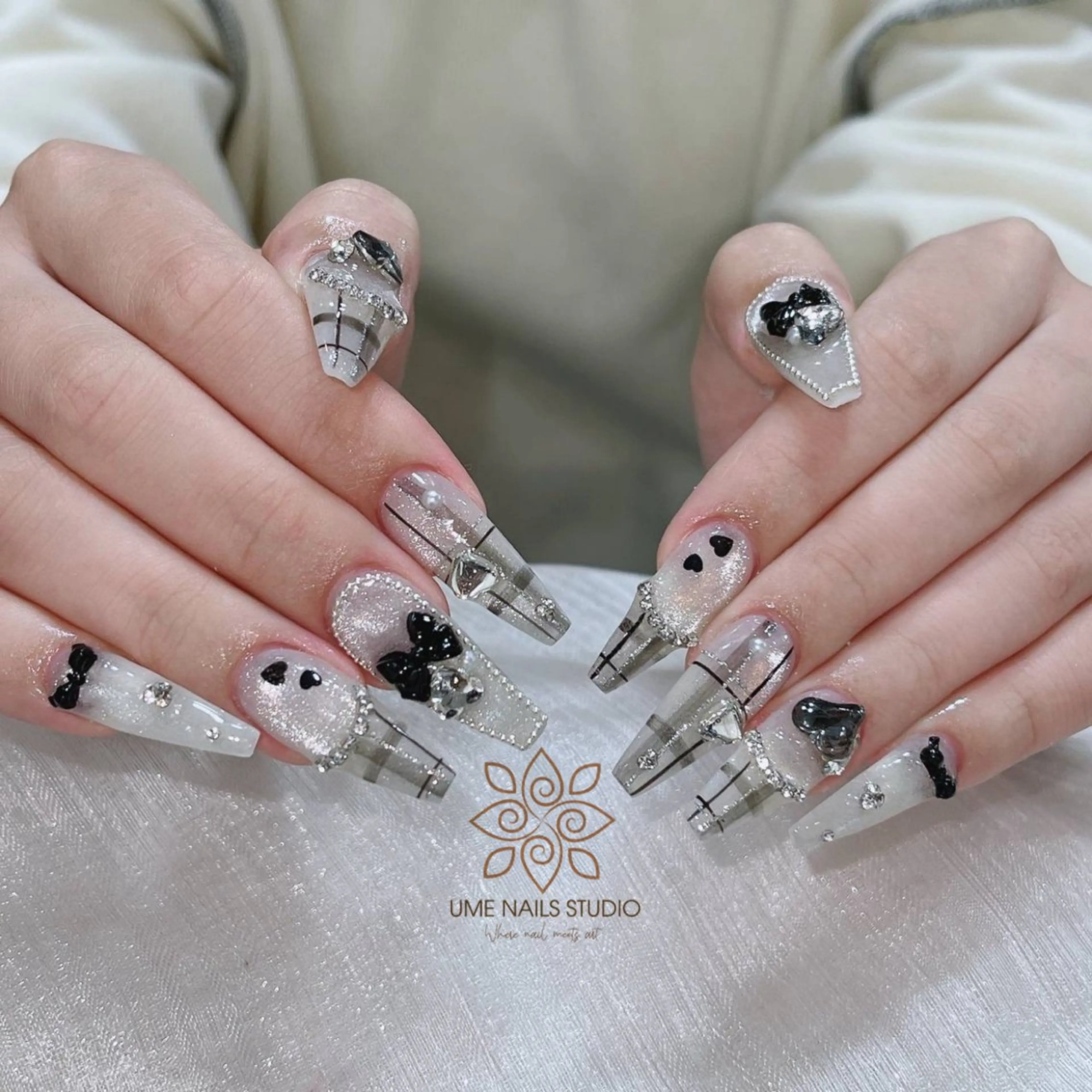 ネイル チークネイル クリアネイル ガーリー キラキラネイル 韓国ネイル ハンドネイル Ume Nail Studioのネイルデザイン