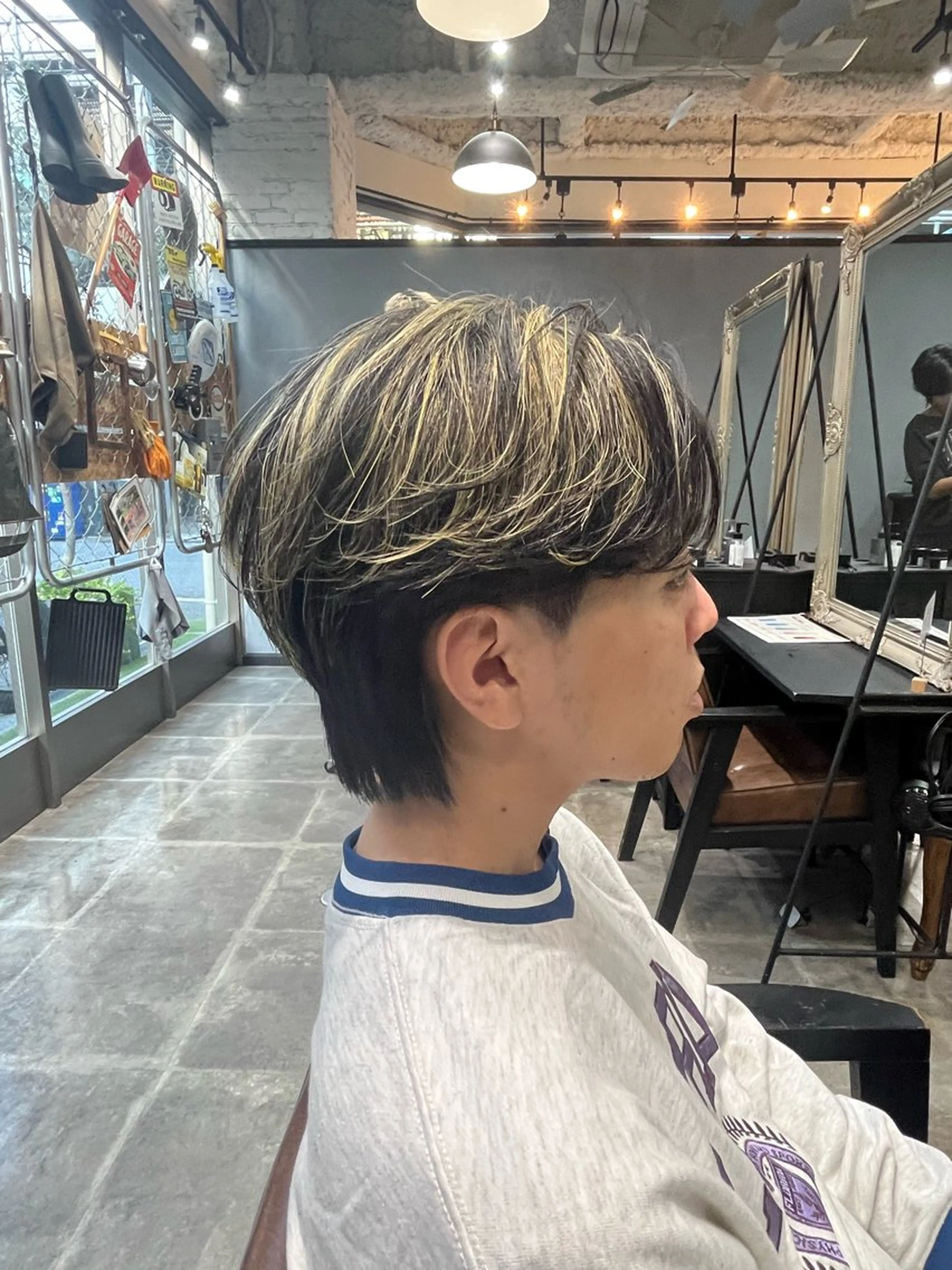 カラー メンズ センターパート メンズハイライト ハイライトカラー メンズカット/ 嶋本敬心のヘアスタイル