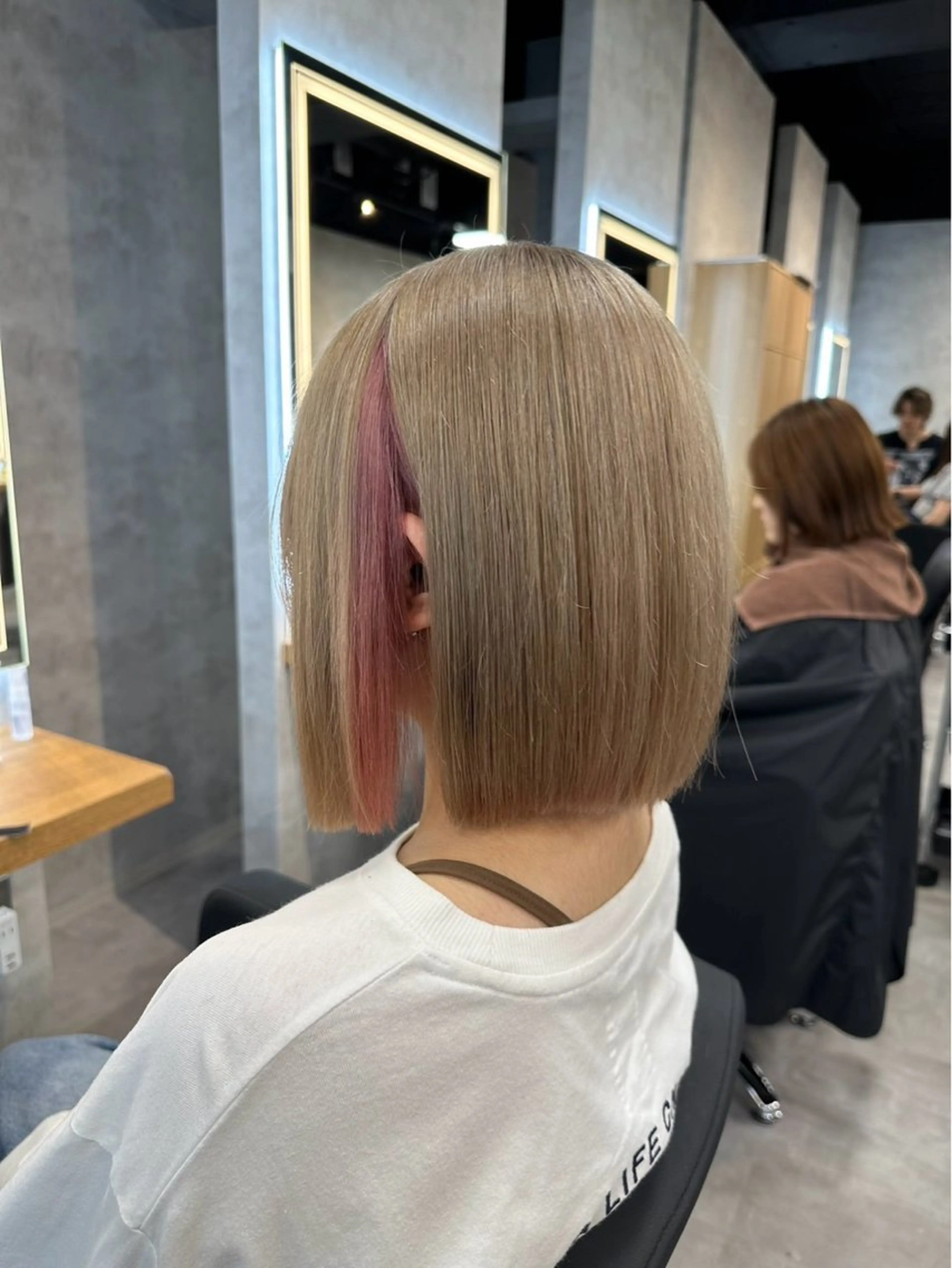 ロング カラー パーマ ヘアアレンジ 透明感ブリーチカラー 🌈TOMOHIROのヘアスタイル