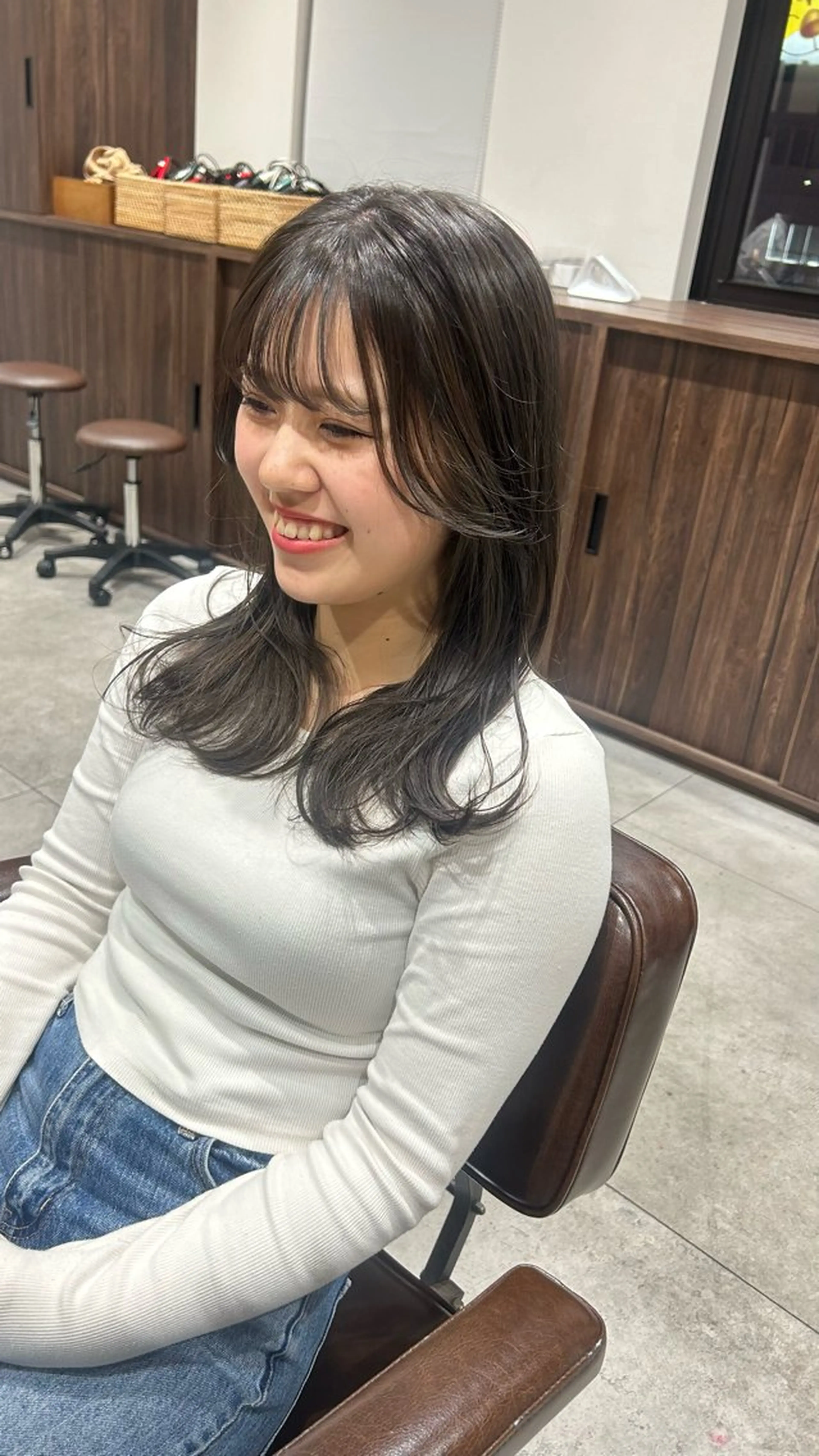 ミディアム カラー ブリーチ 透明感カラー ブリーチなしカラー ヘアカラー オリーブベージュ/ ブリーチなし透明感のヘアスタイル