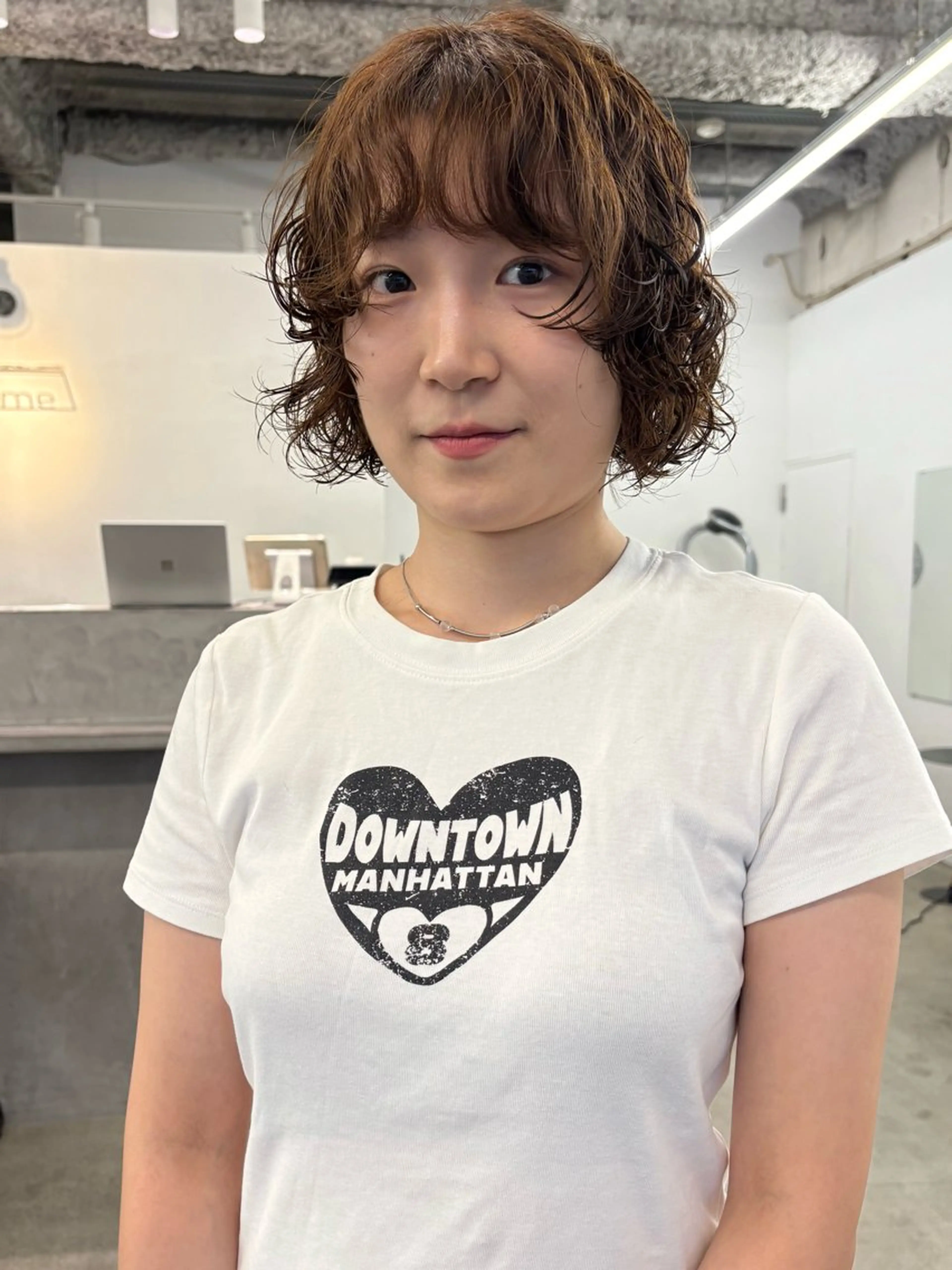 ショート パーマ カット パーマ パーマ、ボブ、透明感 カラー、小須田ゆあのヘアスタイル