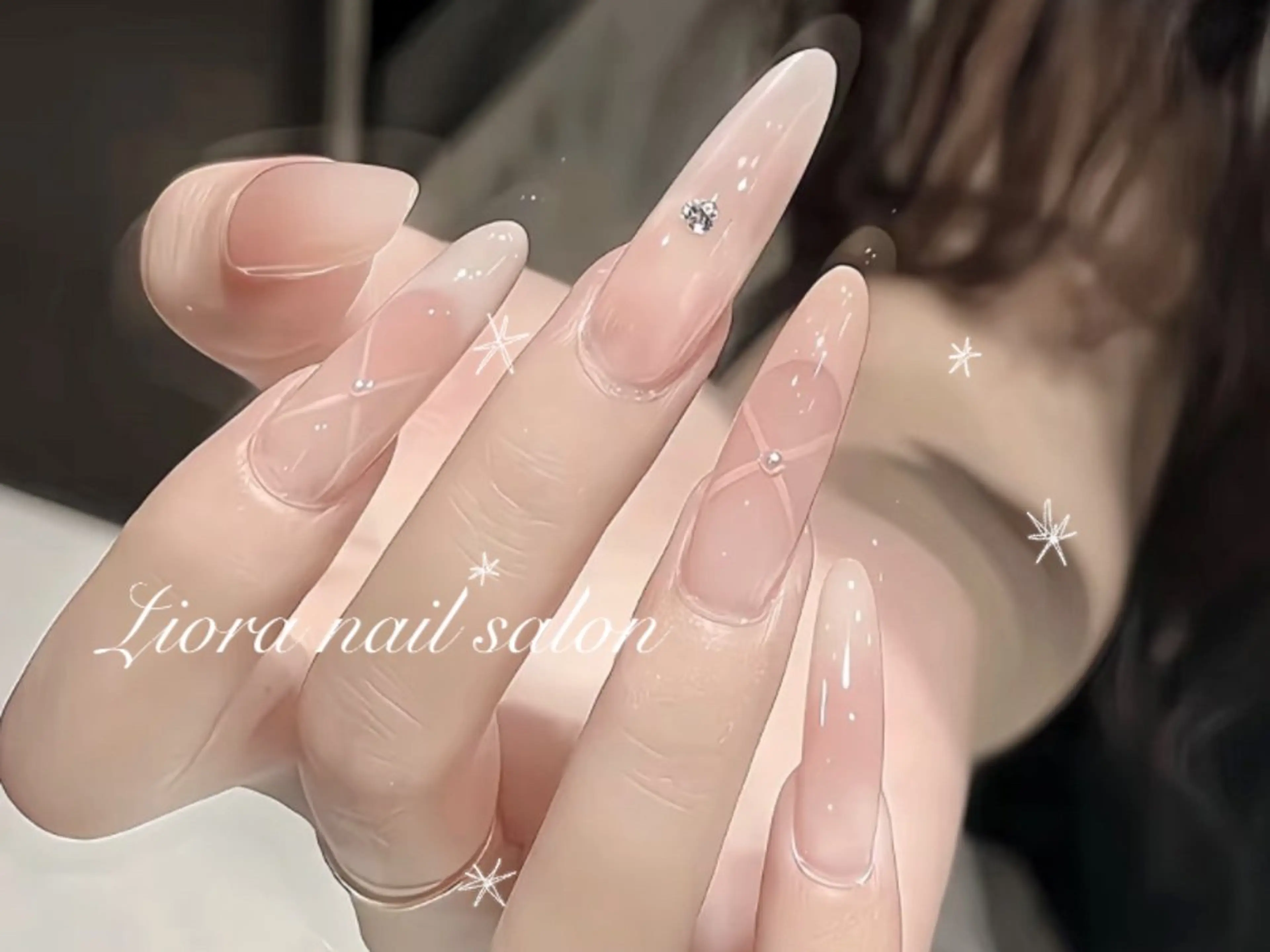 ネイル フレンチネイル ジェルネイル ガーリー グラデーション キラキラネイル ハンドネイル Liora nail 1のネイルデザイン