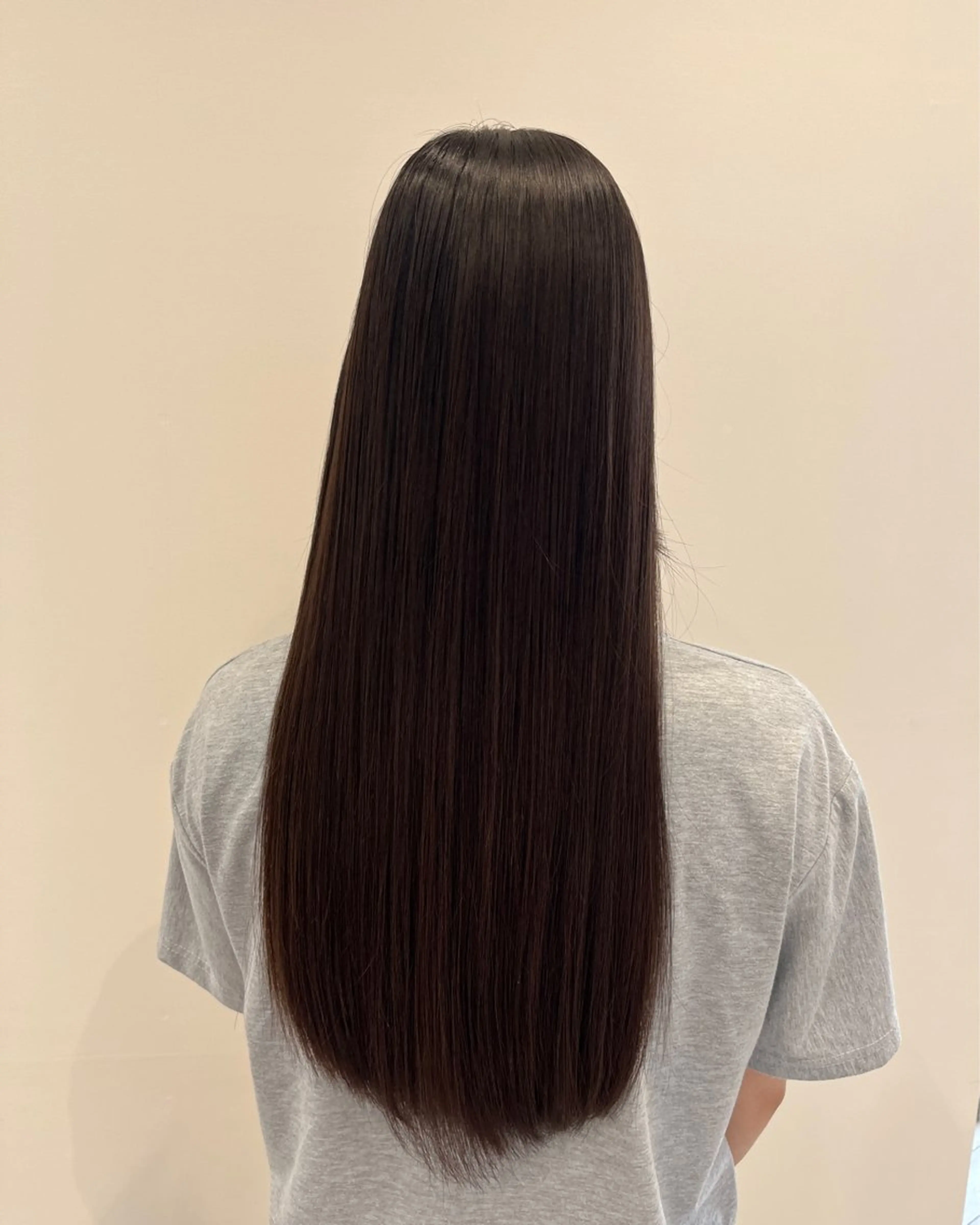 ロング パーマ 髪質改善 ロング 縮毛矯正 ストレートパーマ カット 縮毛矯正 顔周りレイヤー／ 似合わせ／古津遼平のヘアスタイル