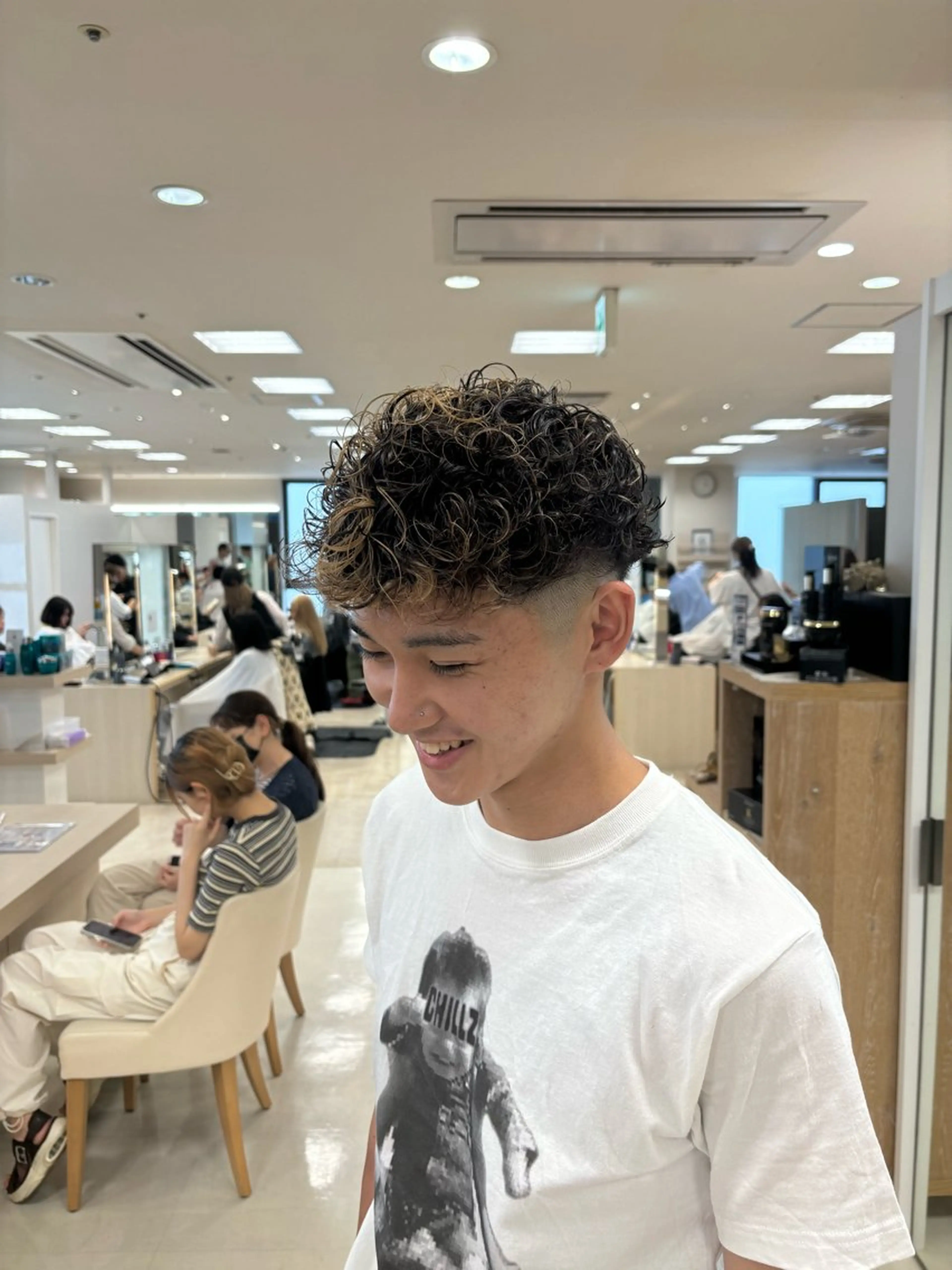 ショート パーマ メンズ カット パーマ トリートメント 湘南/メンズパーマ/ ハイライト/ユチカのヘアスタイル