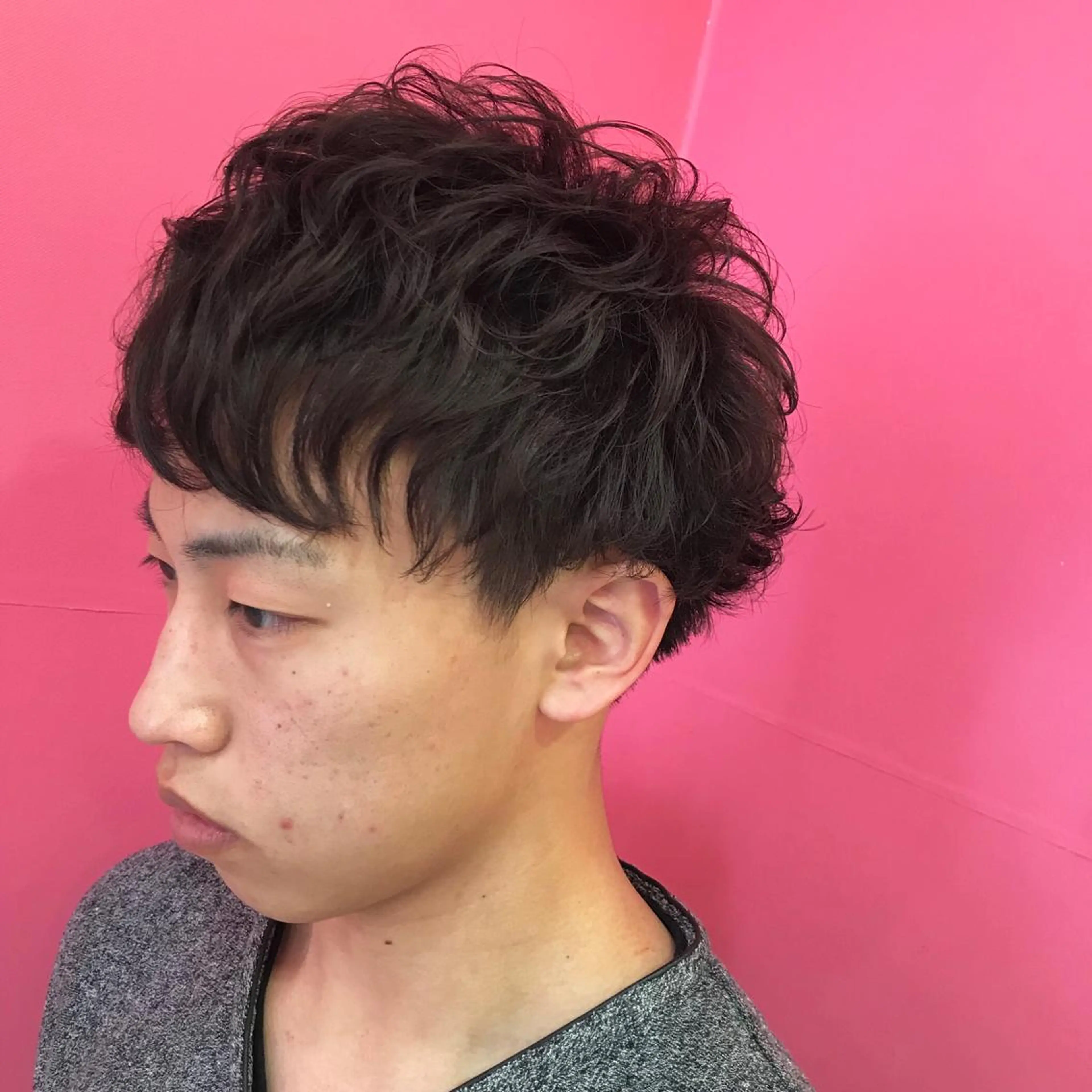ショート パーマ メンズ マッシュ 外ハネヘア カット Vir by browのヘアスタイル