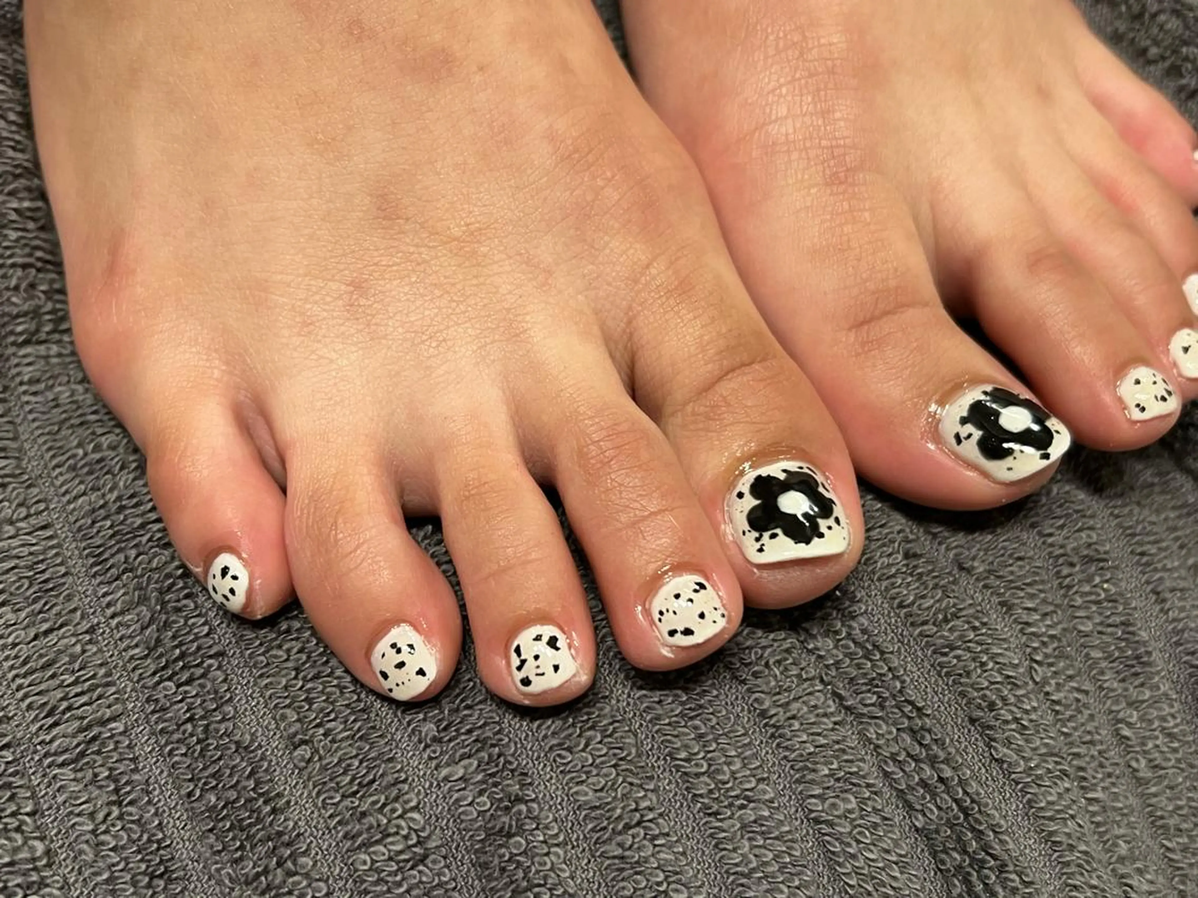 ネイル フットネイル HENRIETTA NAILSALONのネイルデザイン