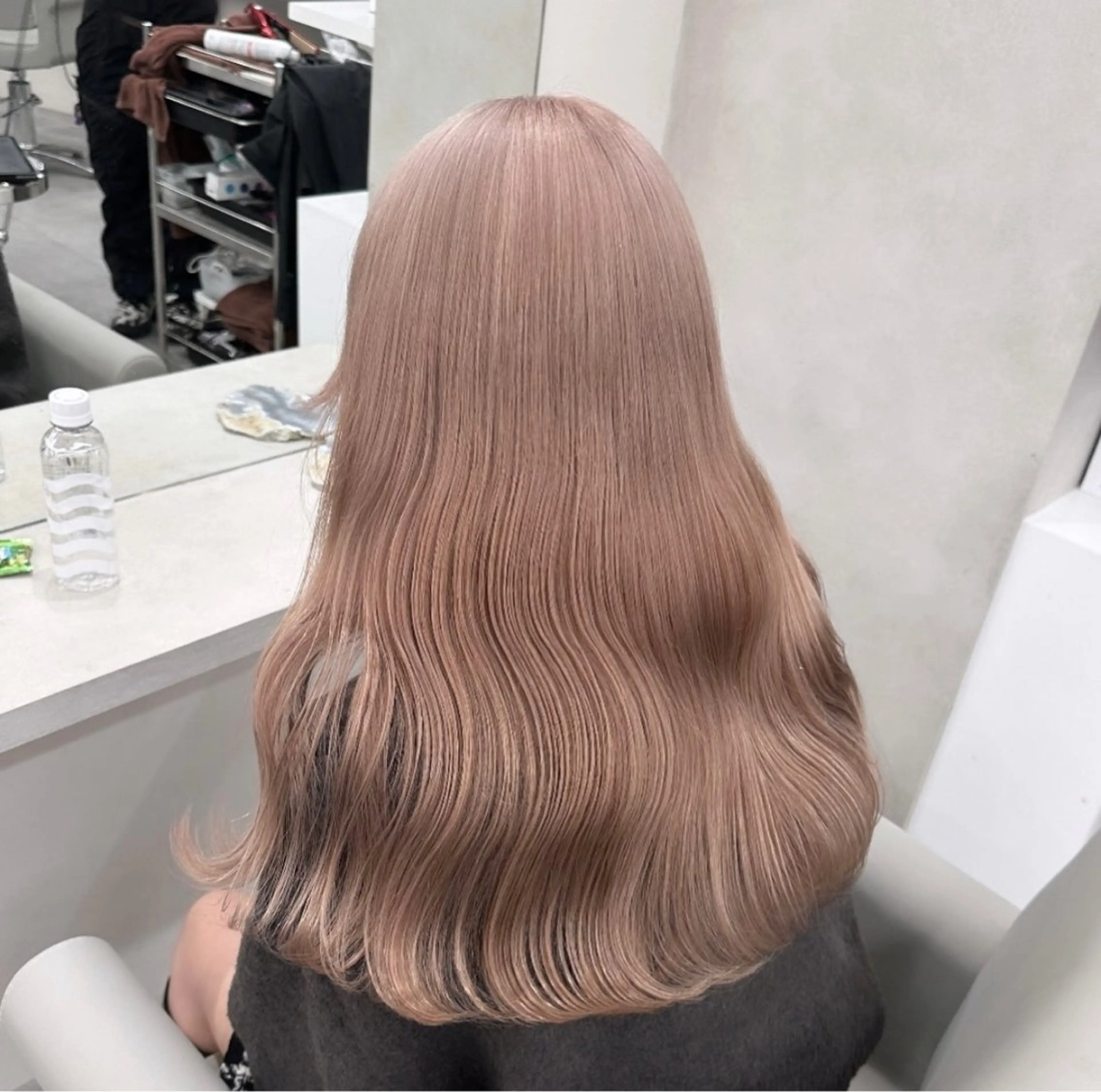 ハイブリーチカラープラストリートメント（ブリーチ2回）の写真