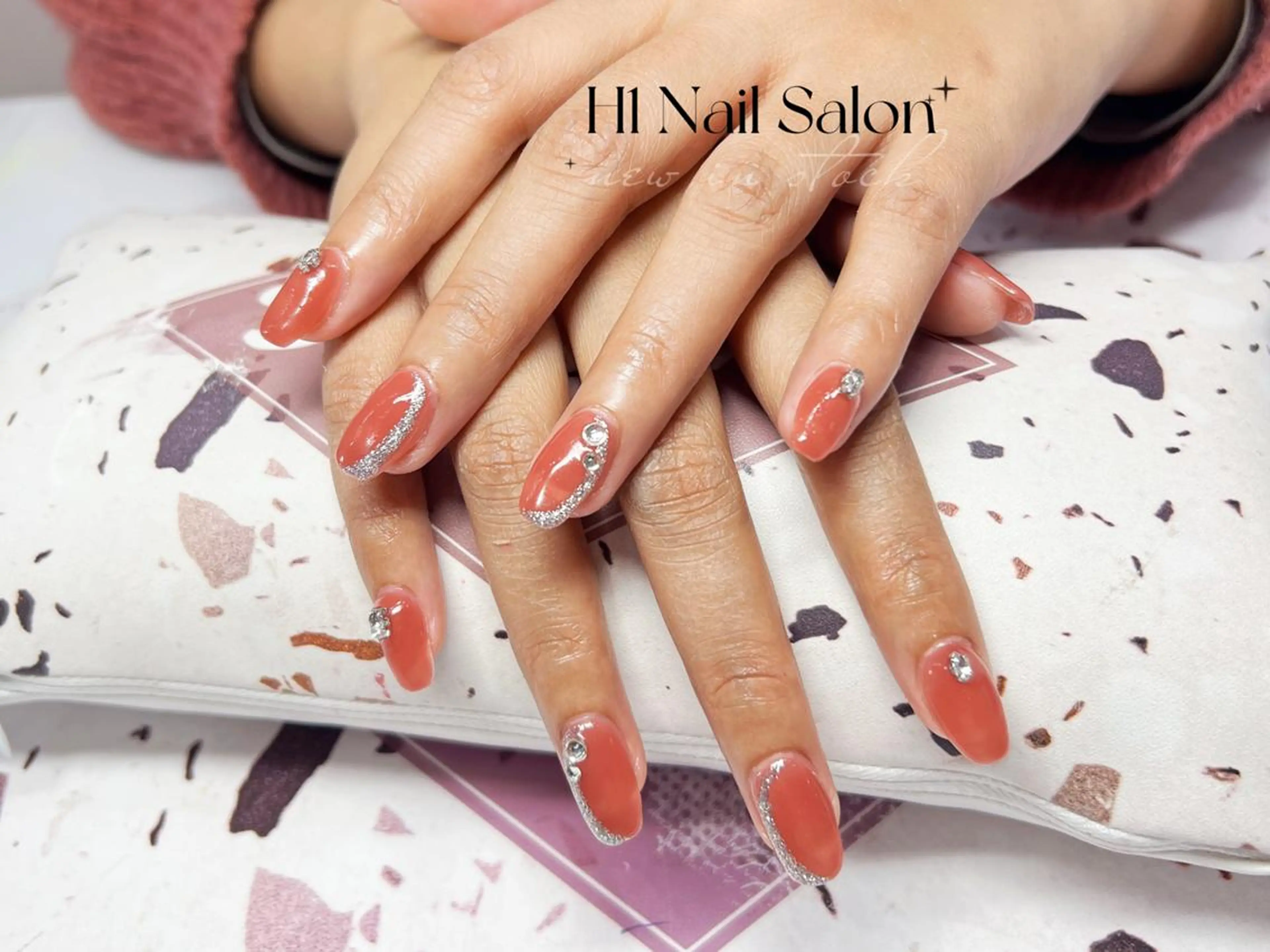 ミディアム ハンドネイル H1 ネイル サロンのネイルデザイン