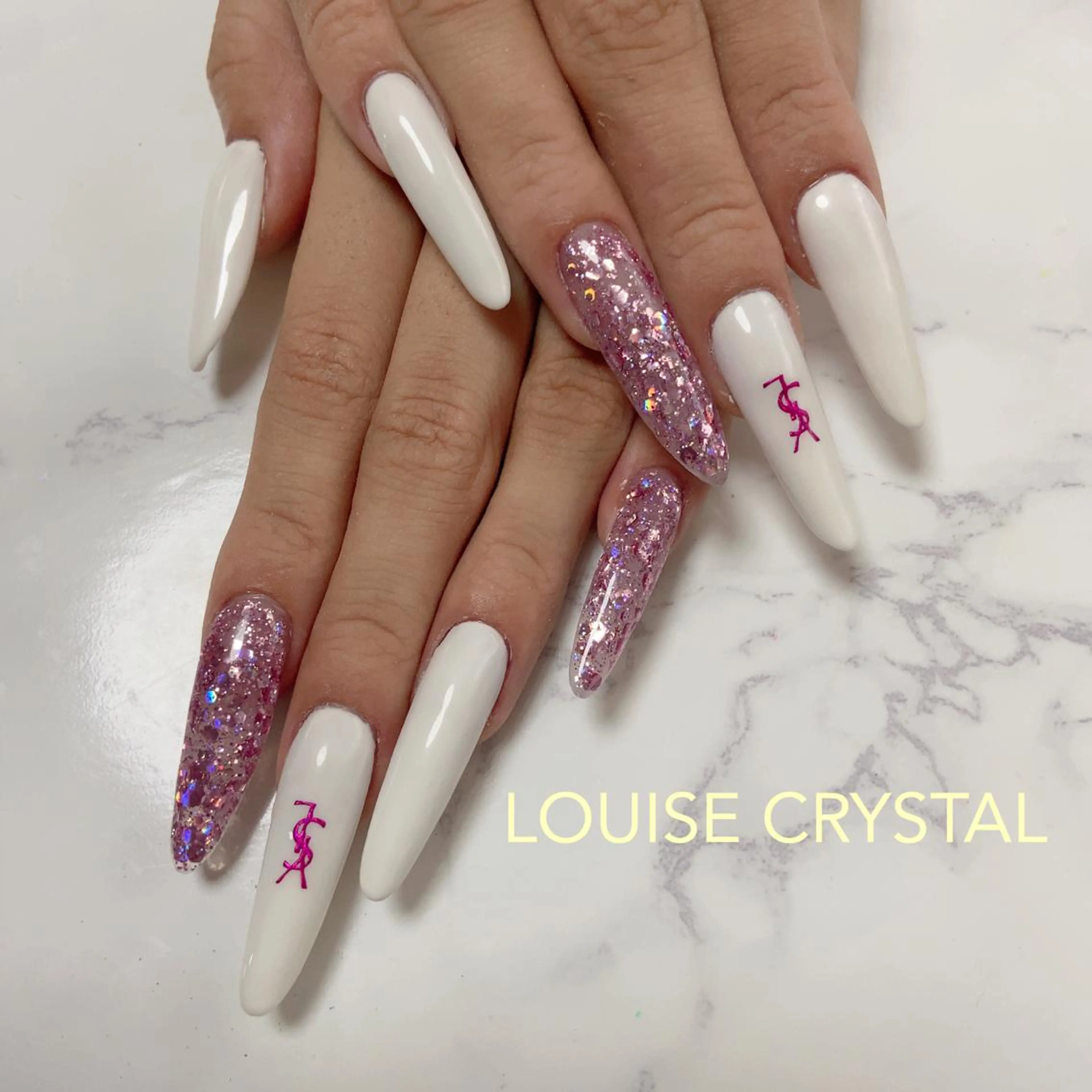 ネイル ロングネイル スカルプネイル ハンドネイル LOUISE CRYSTALのネイルデザイン