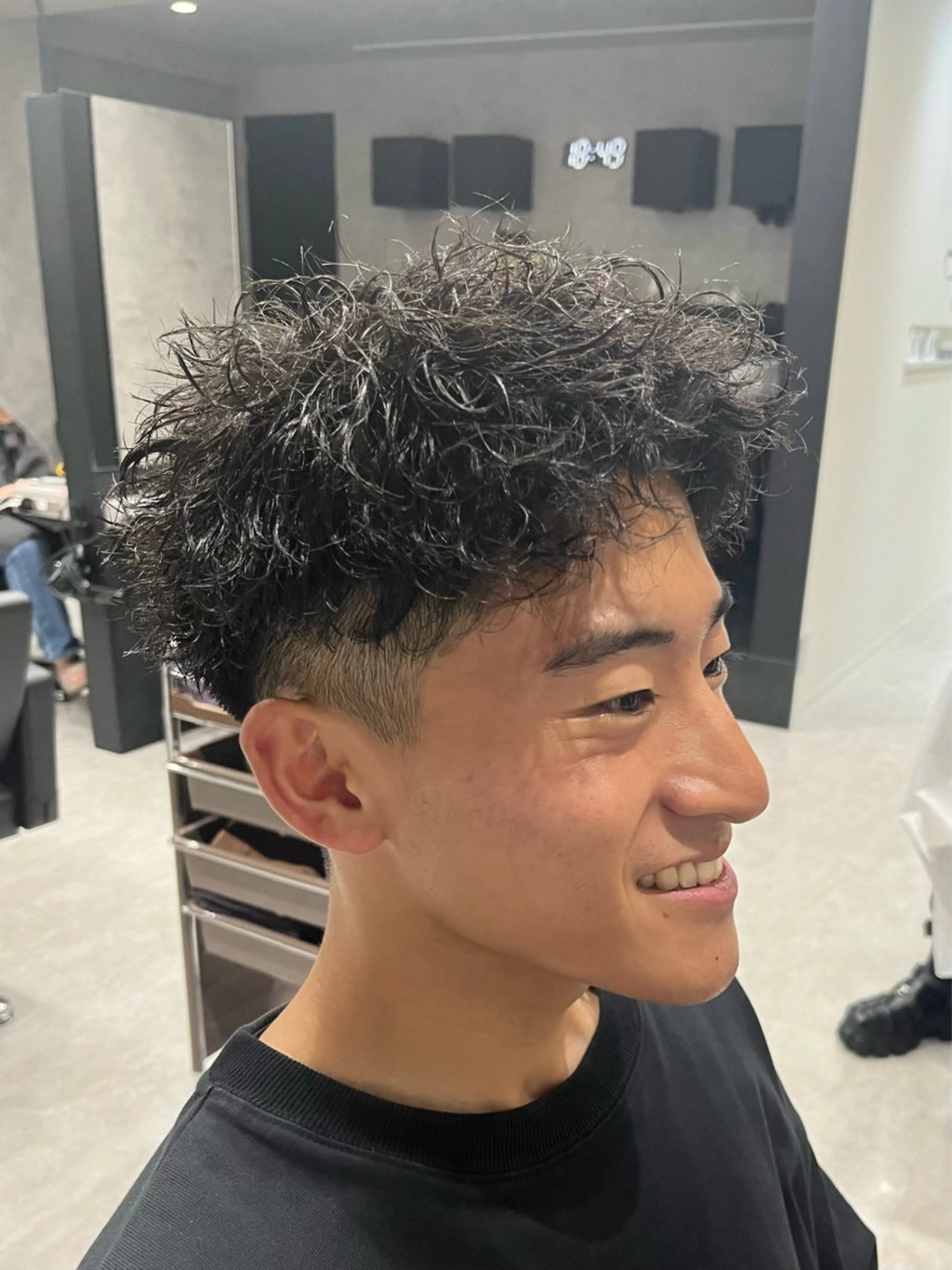 ショート パーマ メンズ ショートヘア カット パーマ 【店長】メンズ職人 短髪　ハイトーン🔥のヘアスタイル