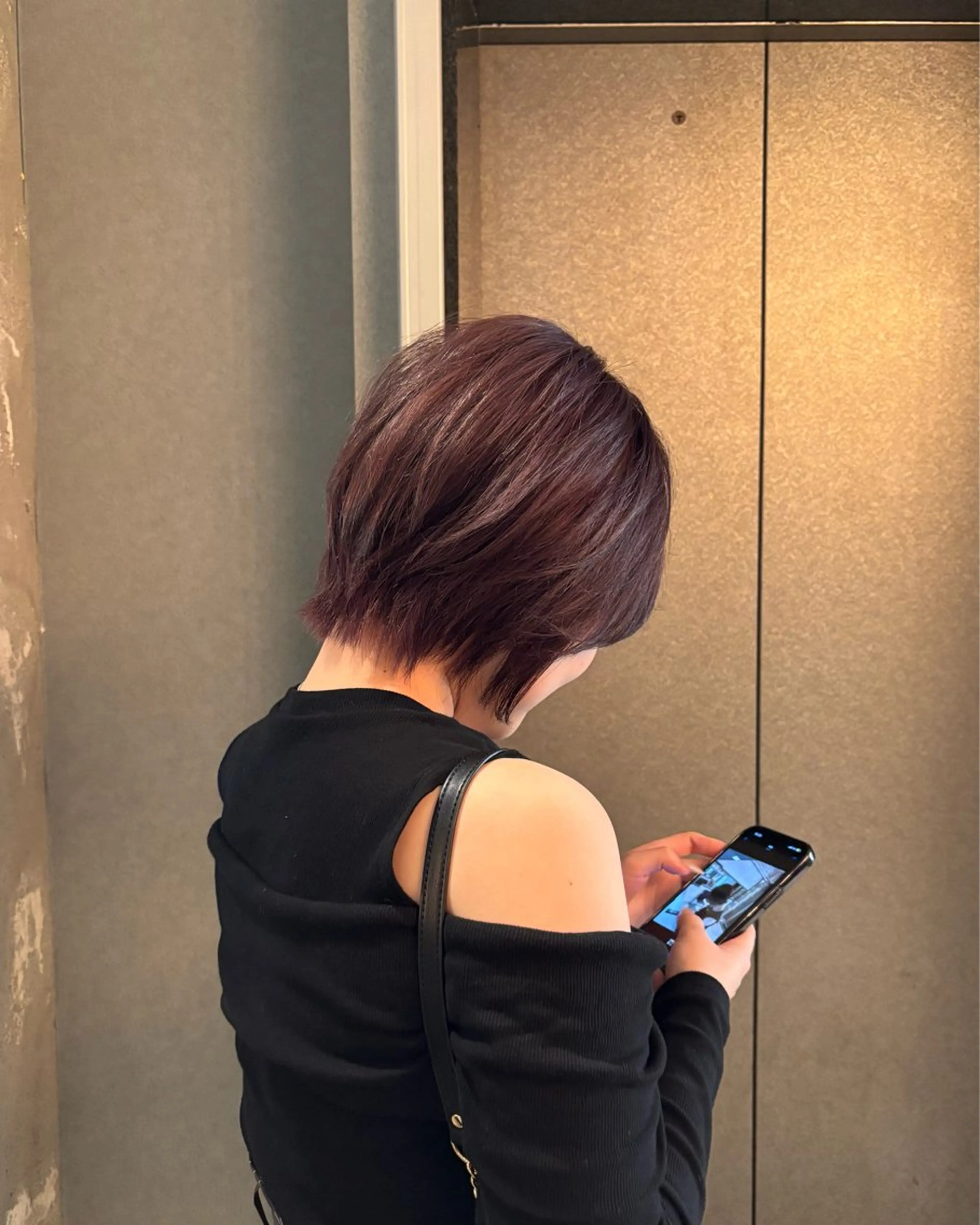 ショート カラー ブリーチ 関口 玲那のヘアスタイル