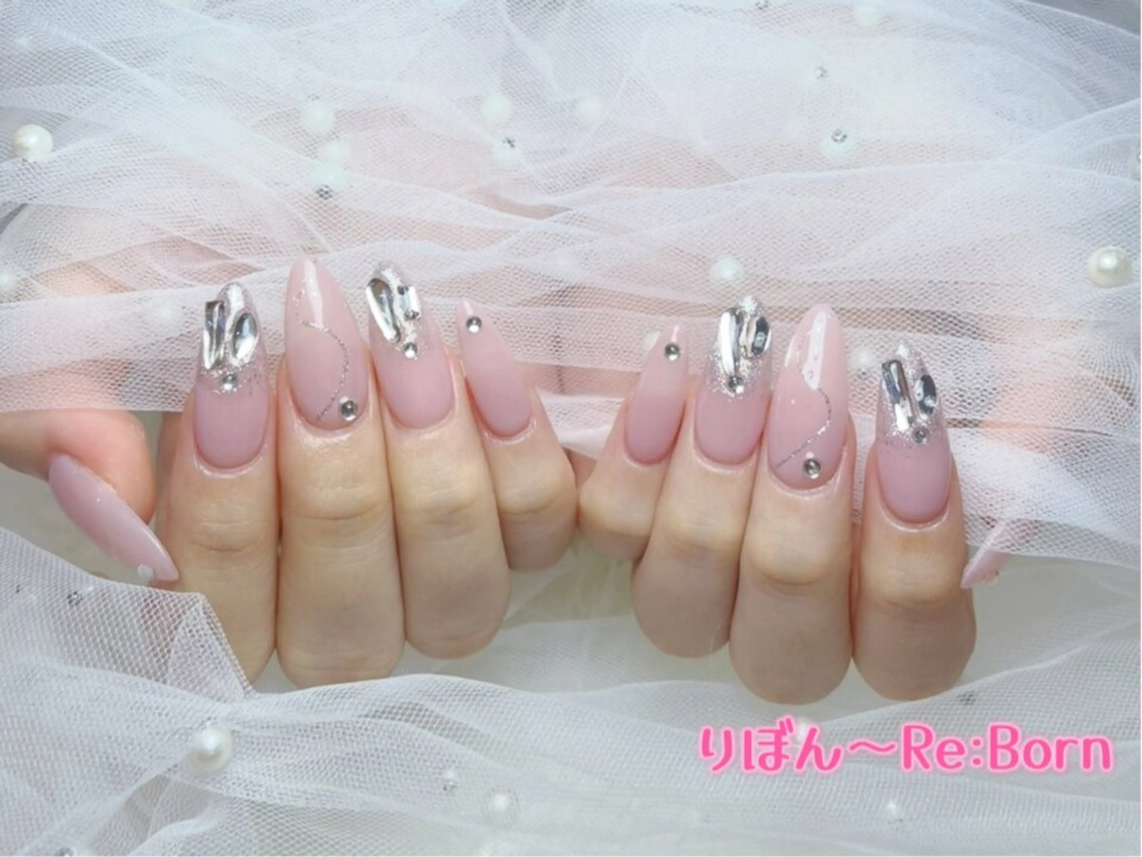 セミロング フレンチガーリー クリスマス ハンドネイル りぼん Re:Bonrのネイルデザイン