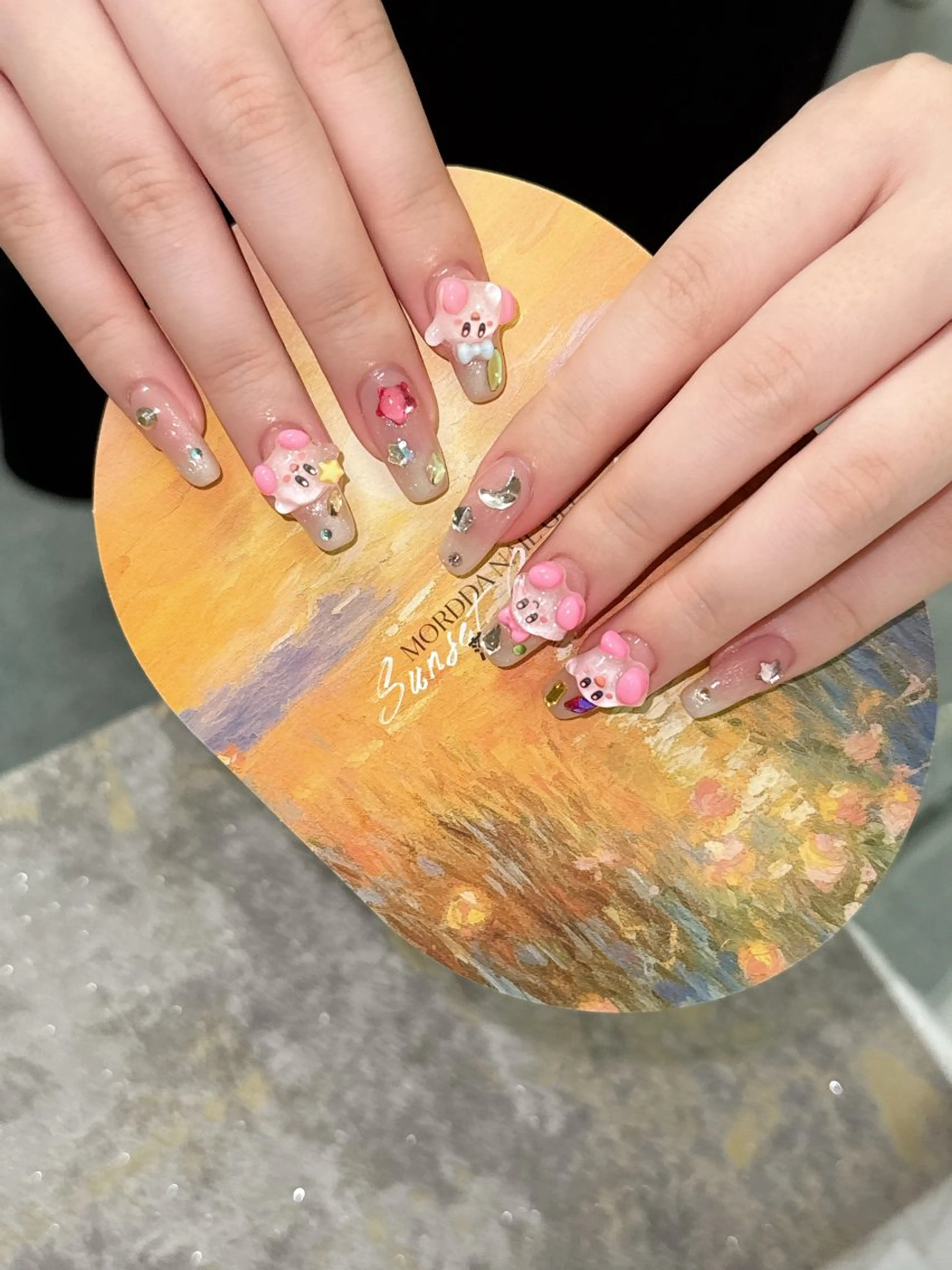 ネイル グロー ネイルのネイルデザイン