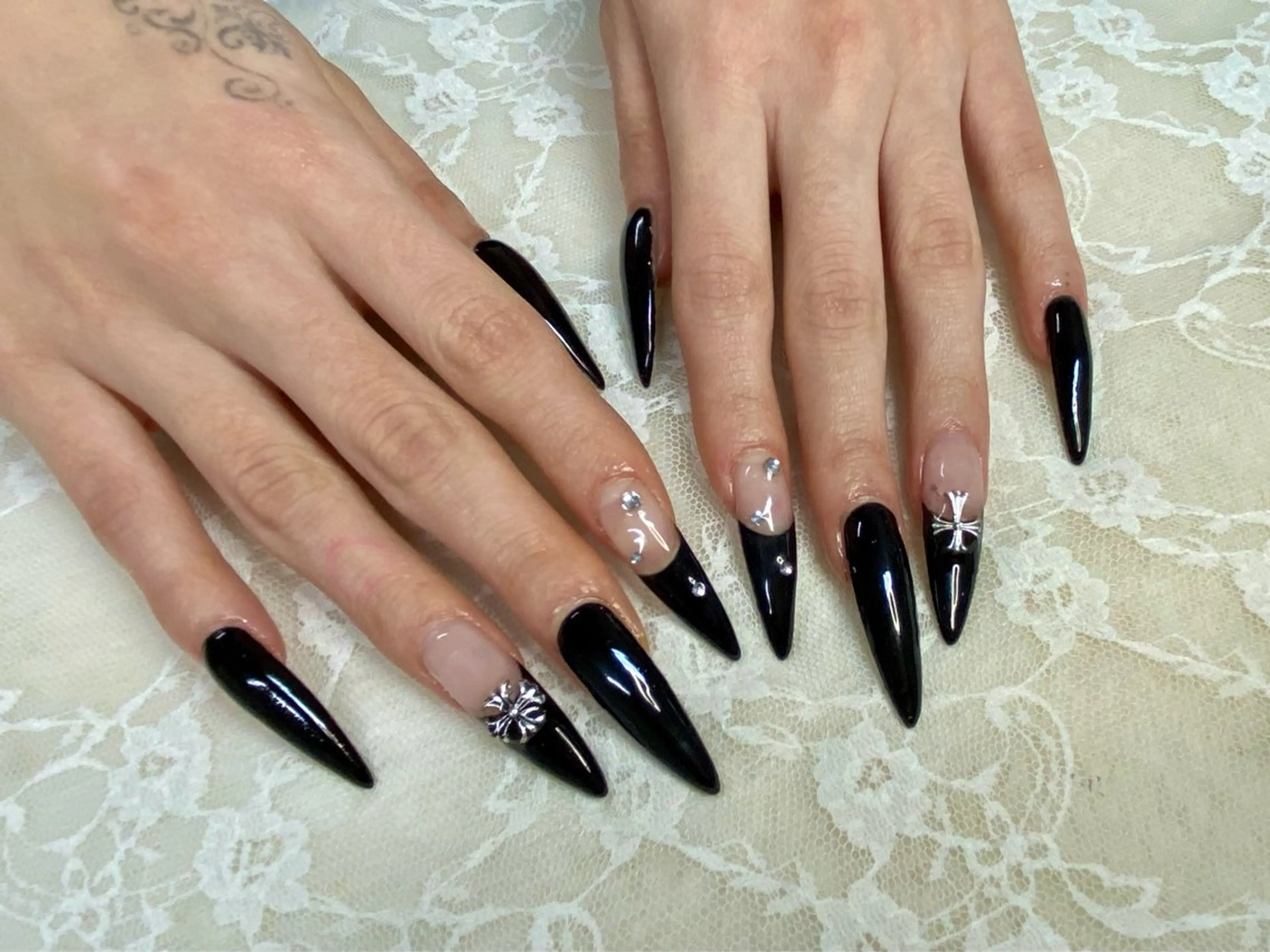 ネイル 長さ出し フレンチネイル ハンドネイル ハンドケア 心斎橋Salon Epokkuのネイルデザイン