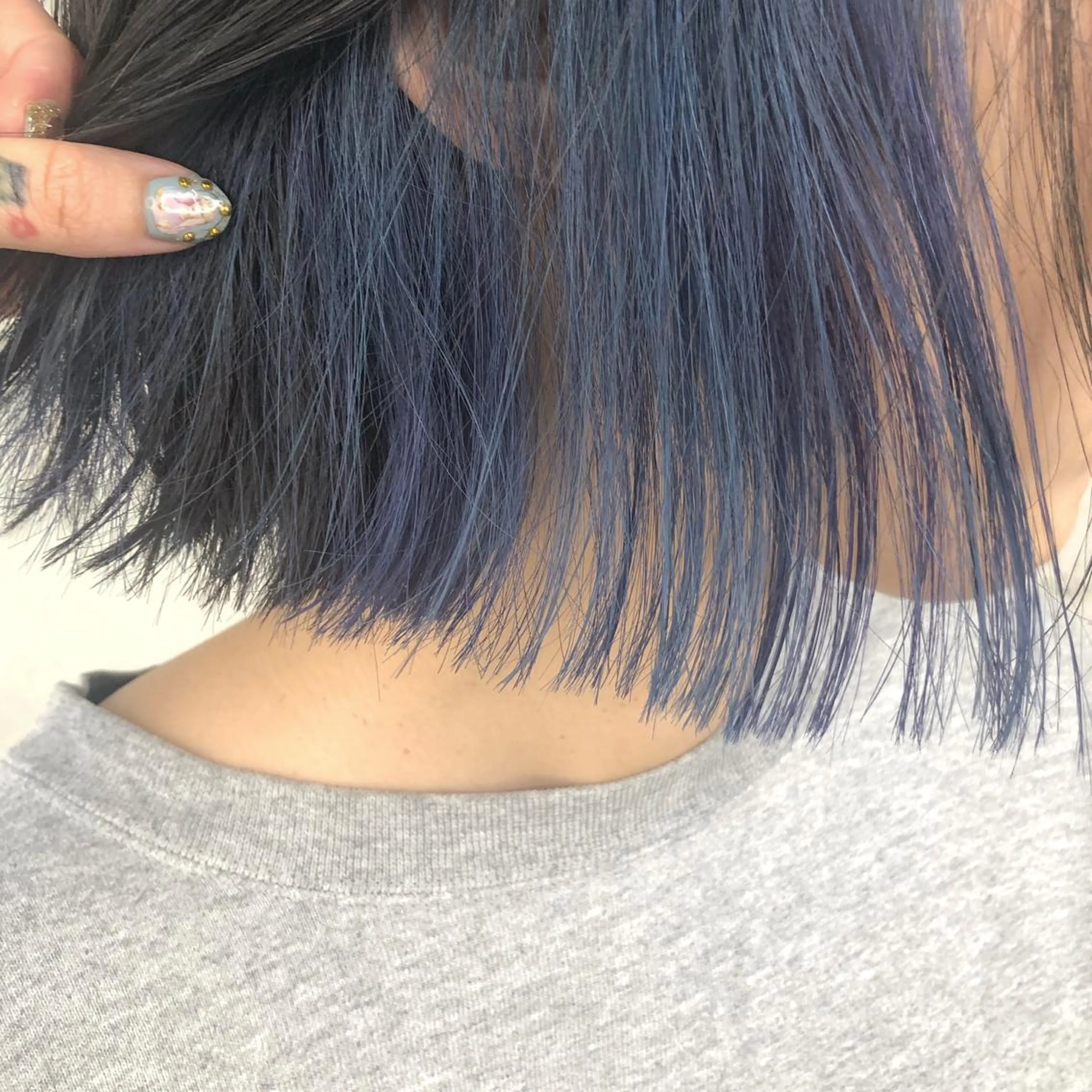 ミディアム カラー ブルーカラー ブルーパープル グレージュ インナーカラー パープルカラー ORIKA 美容室のヘアスタイル