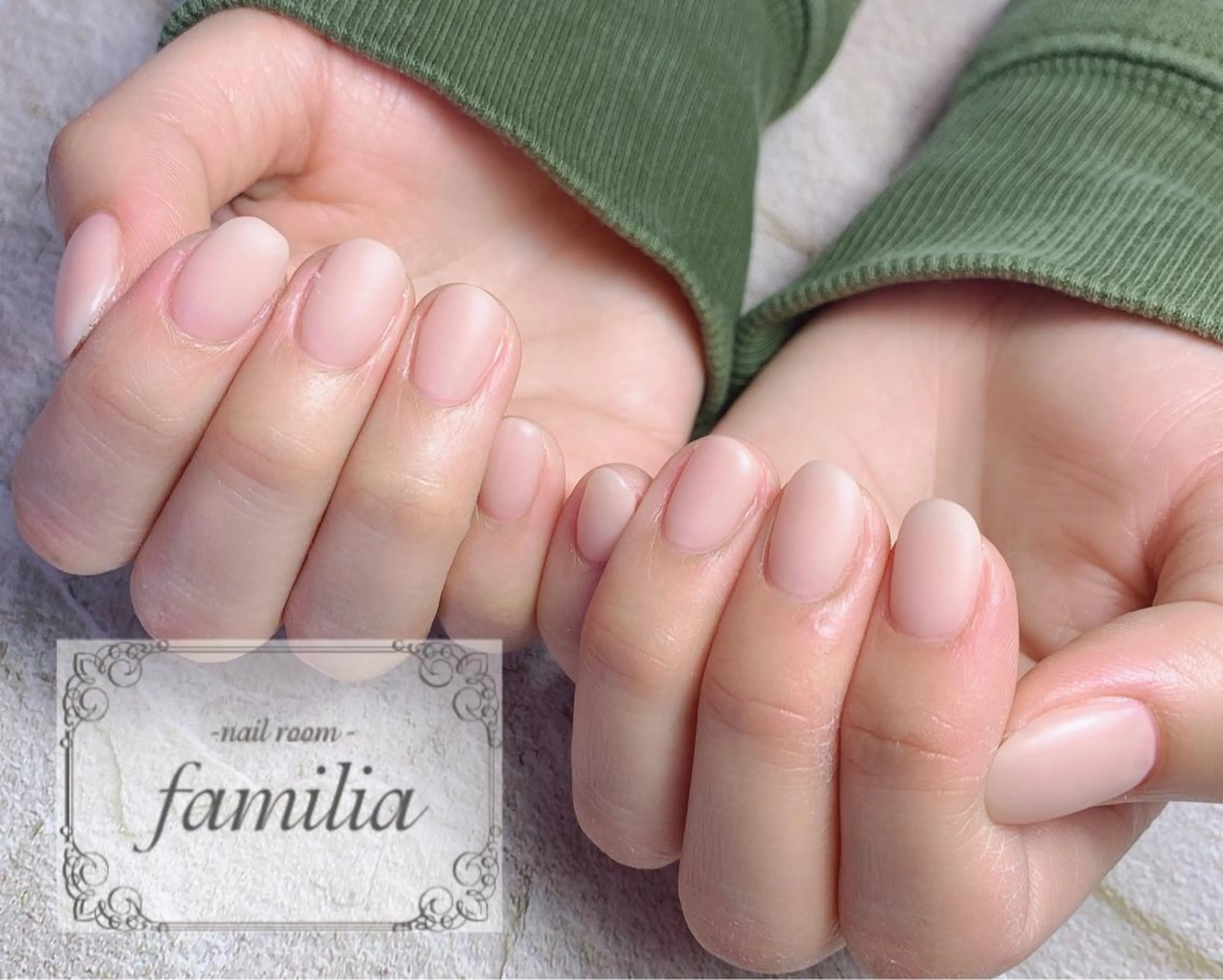 ネイル ハンドネイル -nailroom- familiaのネイルデザイン