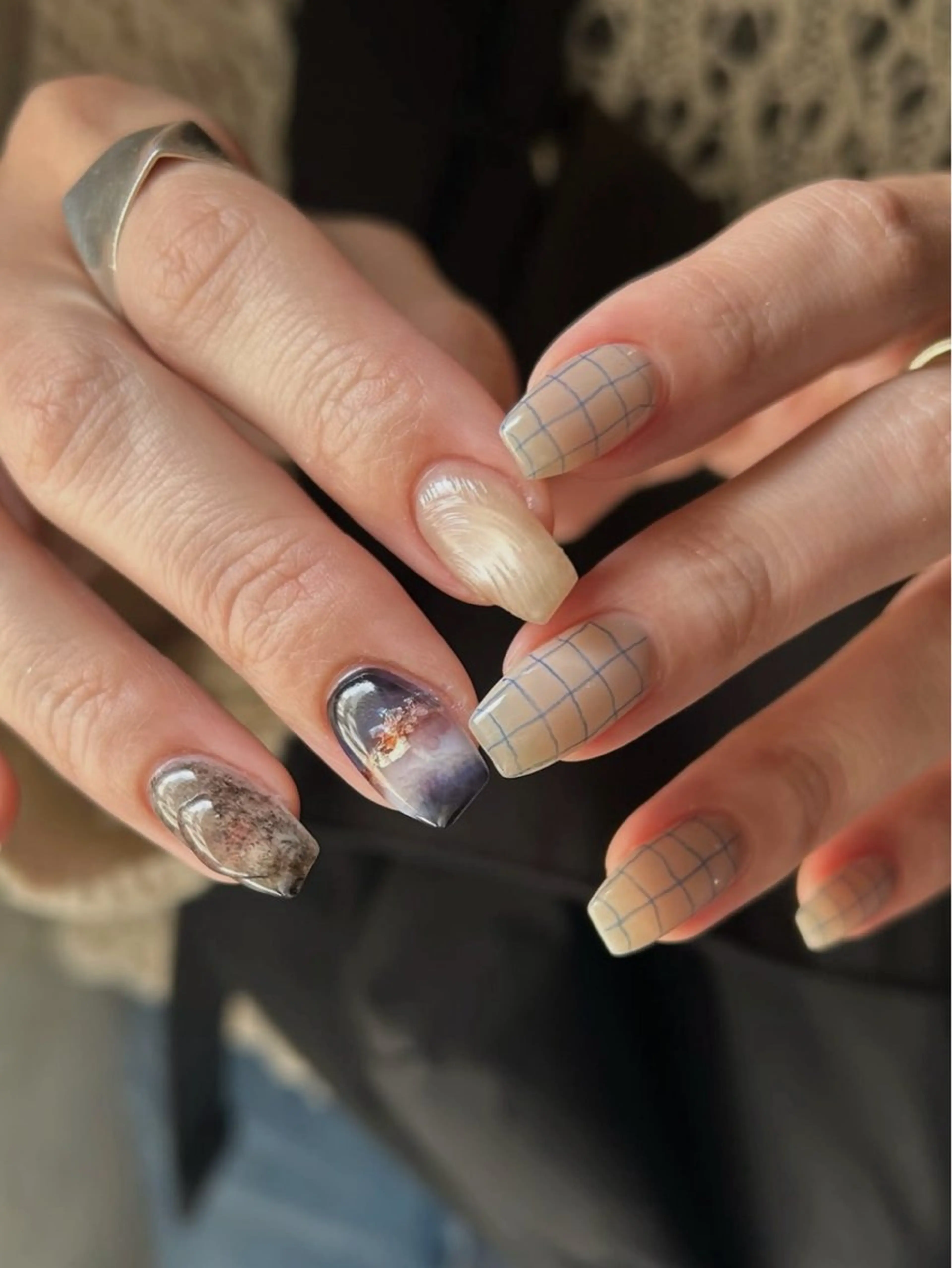 ネイル アートネイル マグネットネイル ニュアンスネイル ぷっくりネイル talo .のネイルデザイン