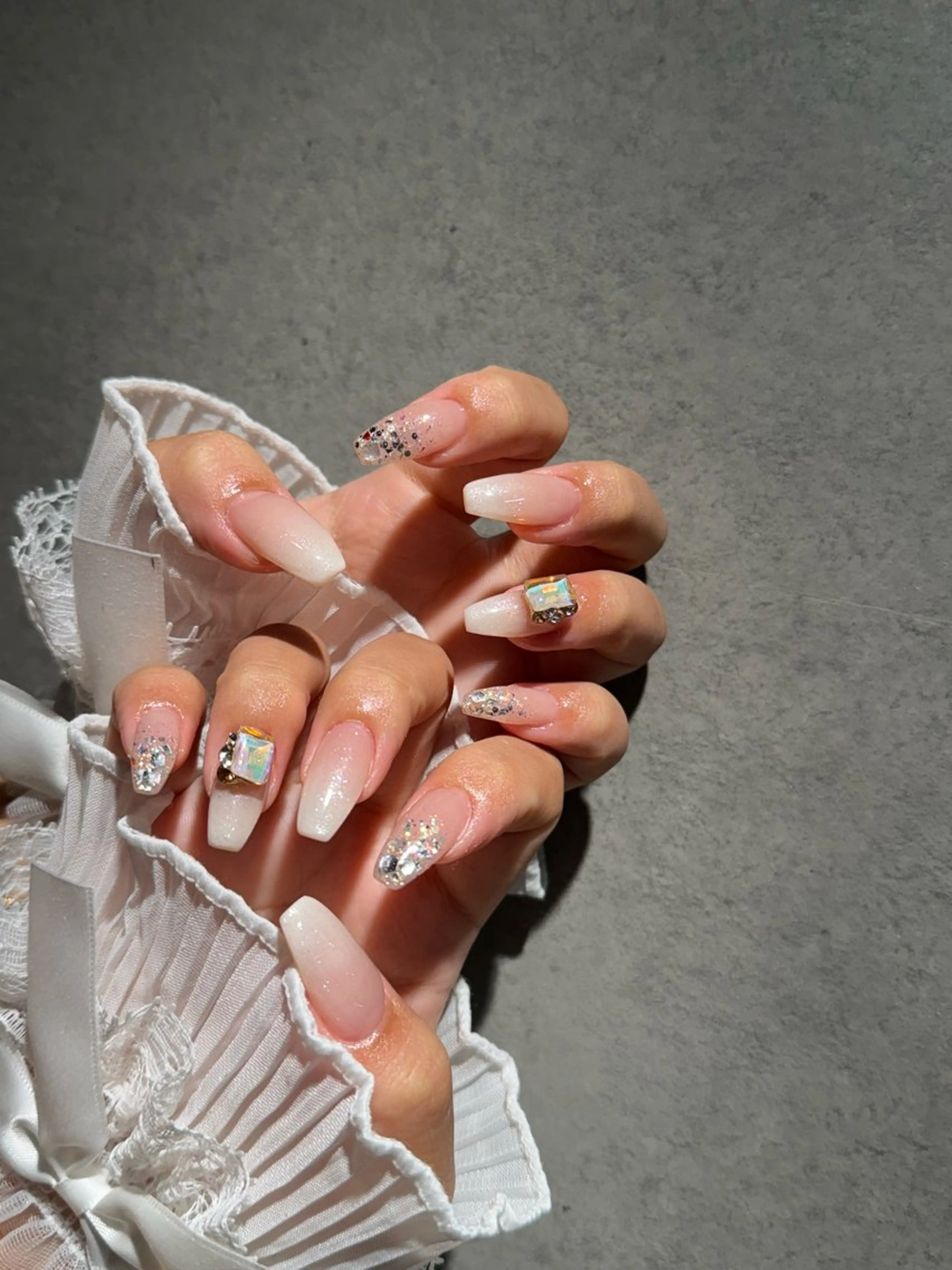 ネイル I-nailロング /ワンホン/キラキラのネイルデザイン