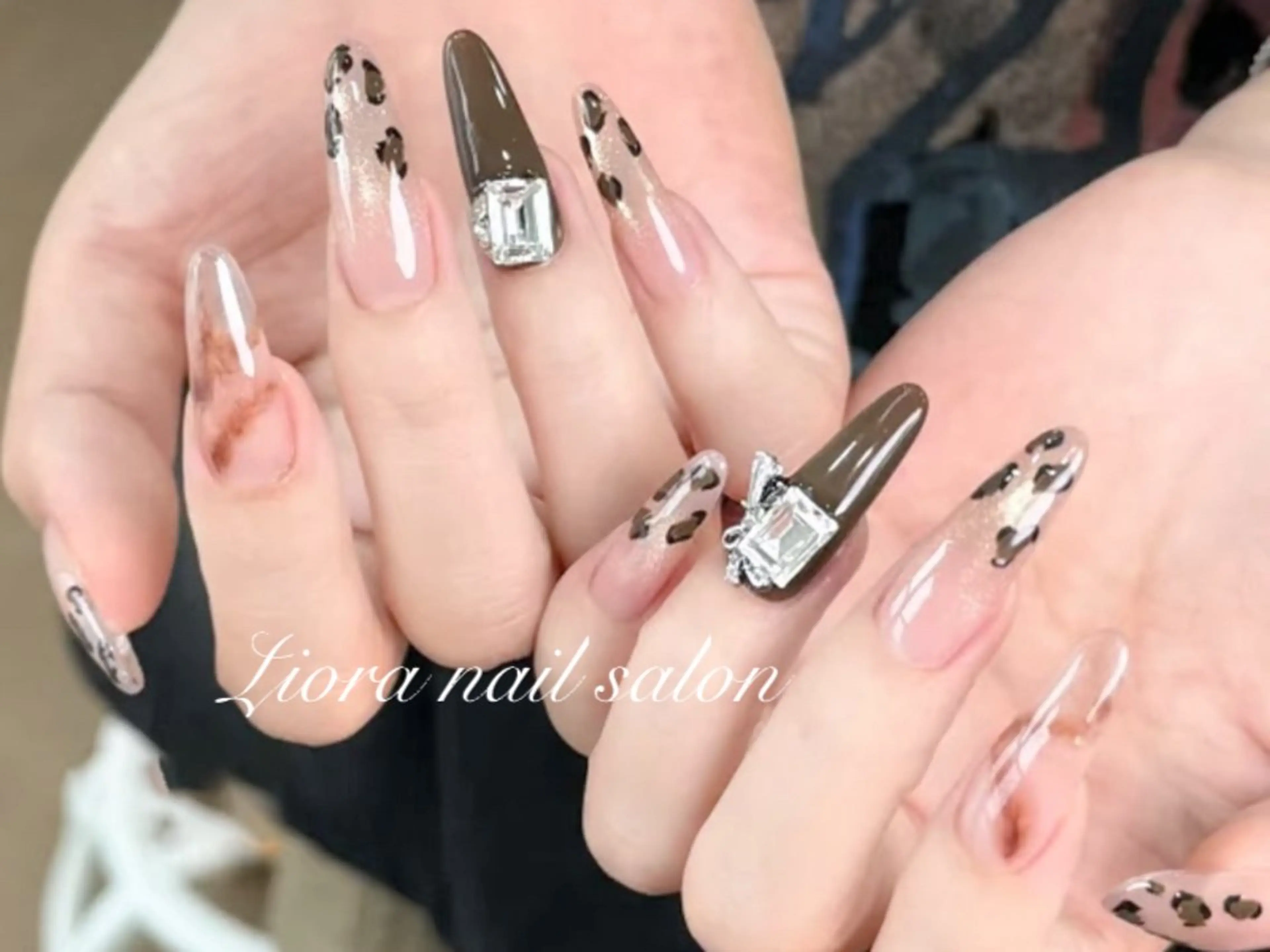 ネイル フレンチネイル ジェルネイル ガーリー グラデーション キラキラネイル ハンドネイル Liora nail 1のネイルデザイン