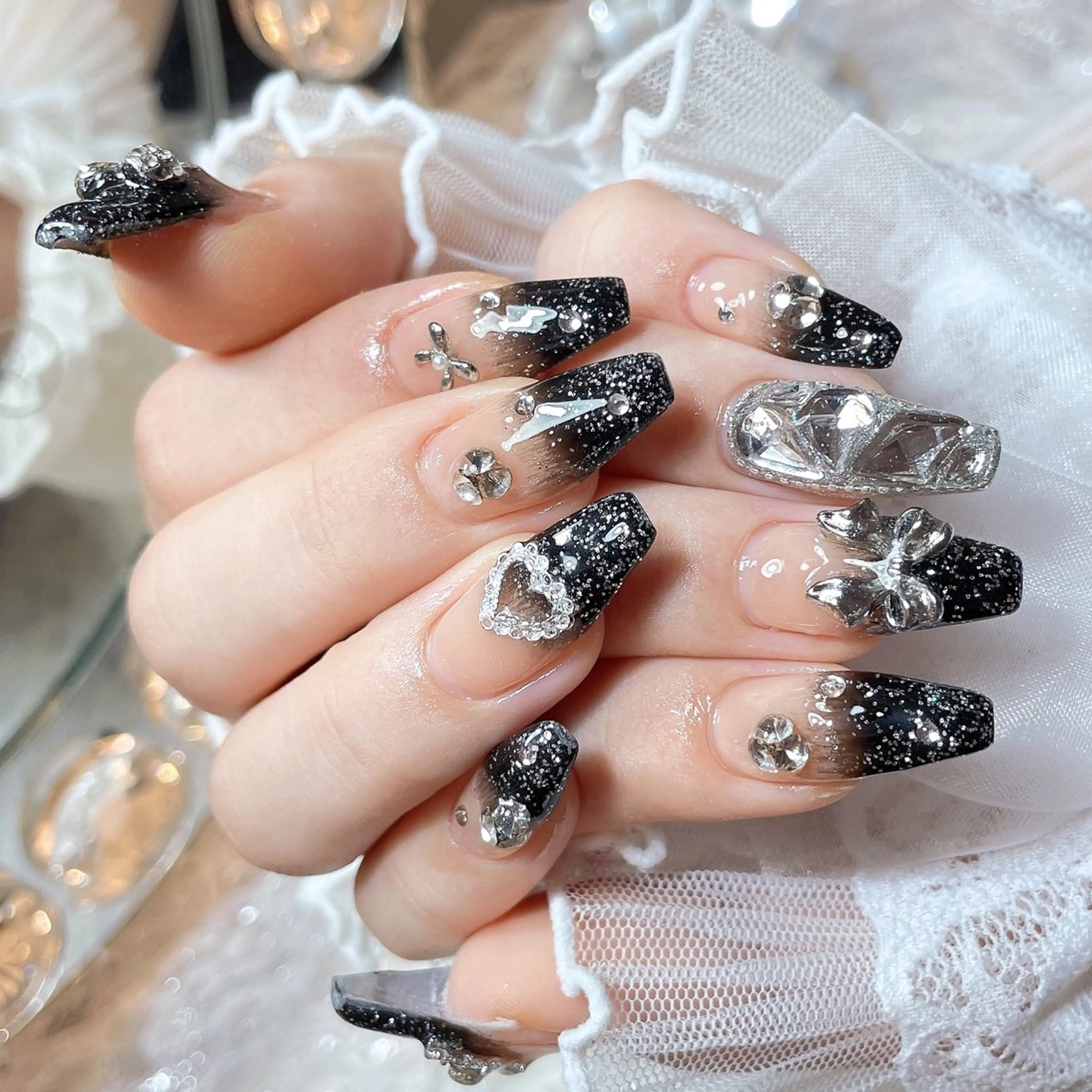 ネイル 23時まで❤︎韓国、 ワンホンネイルのネイルデザイン