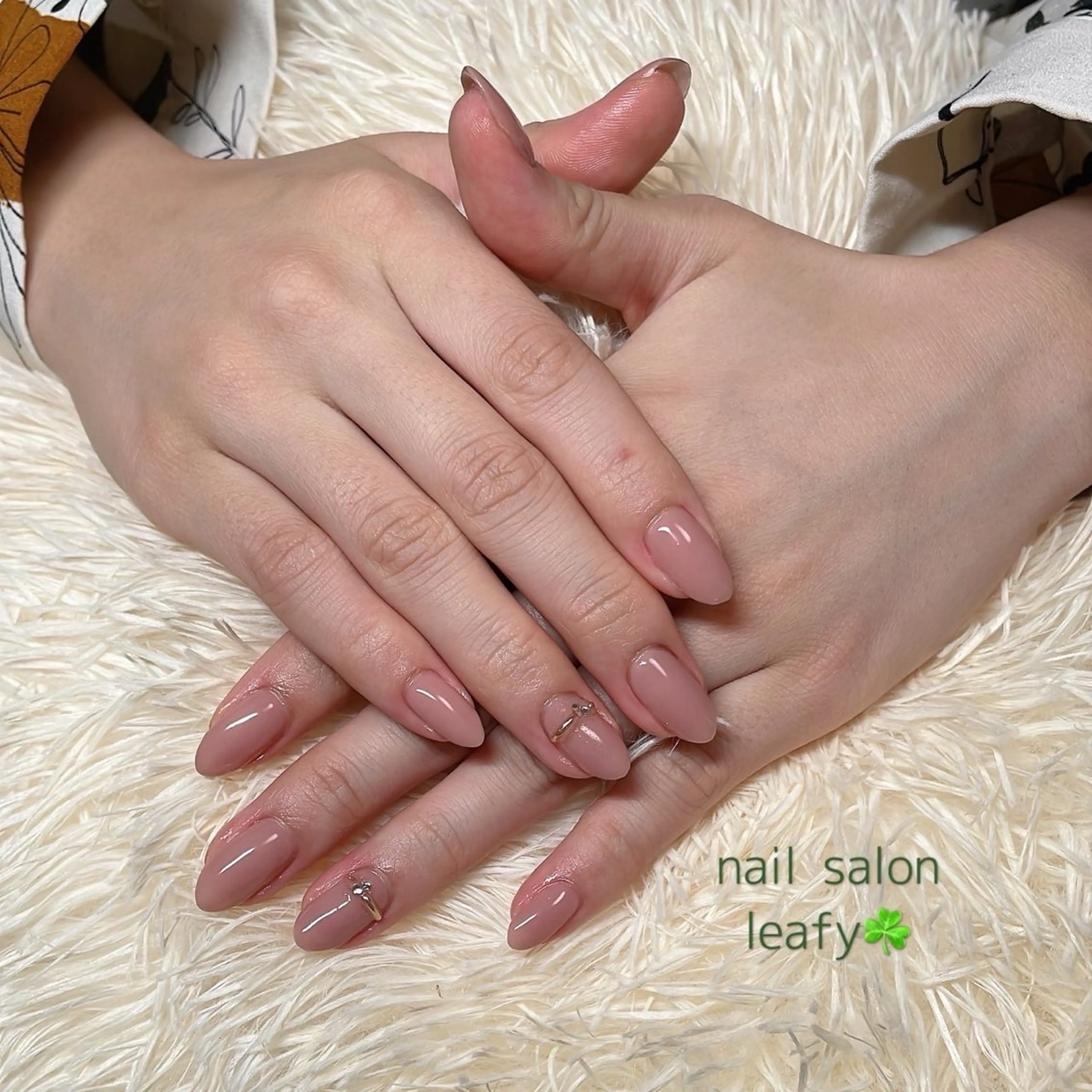 ネイル オフィスネイル ネイルサロン leafyのネイルデザイン