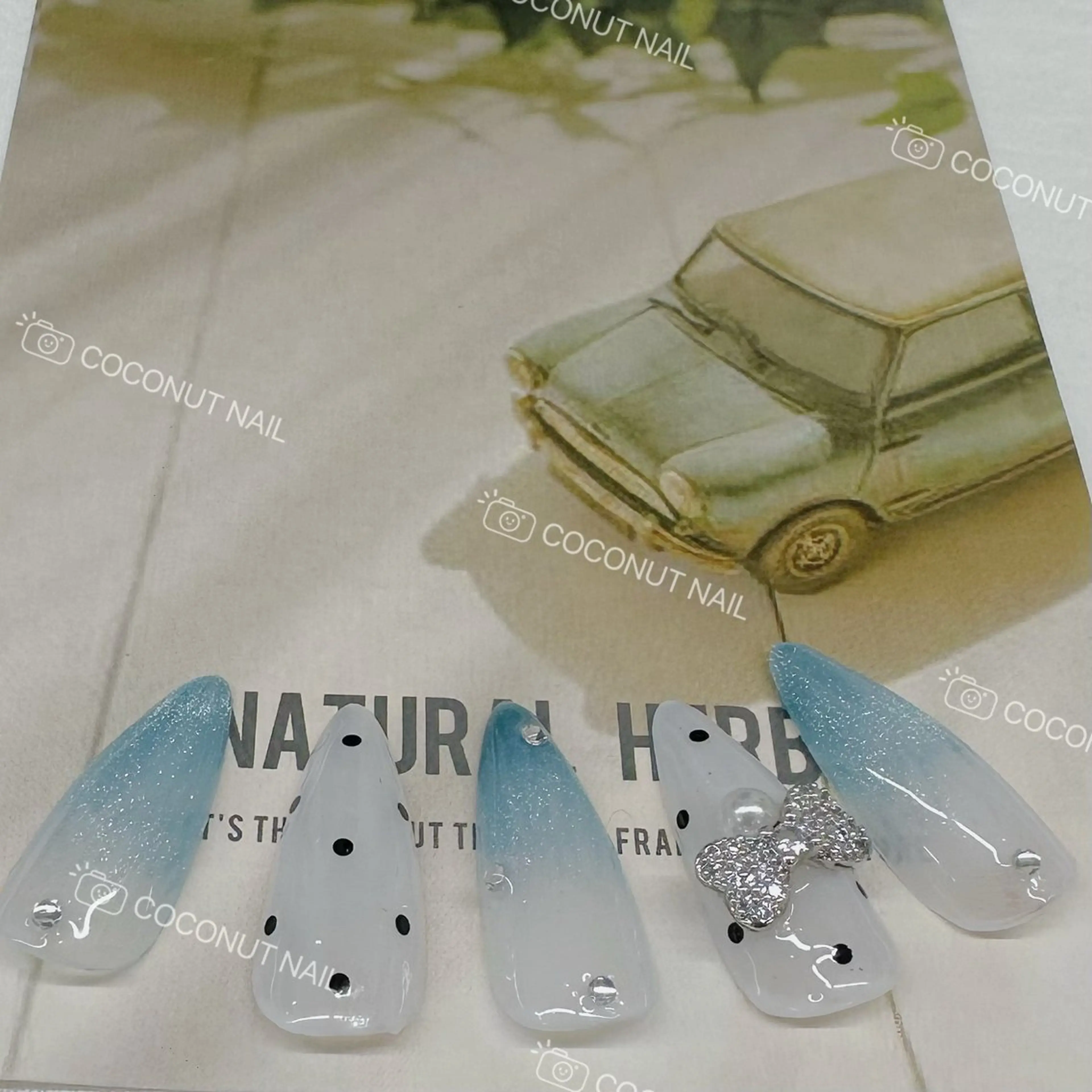 ネイル ワンホンネイル ハンドネイル 神田 ココナッツのネイルデザイン