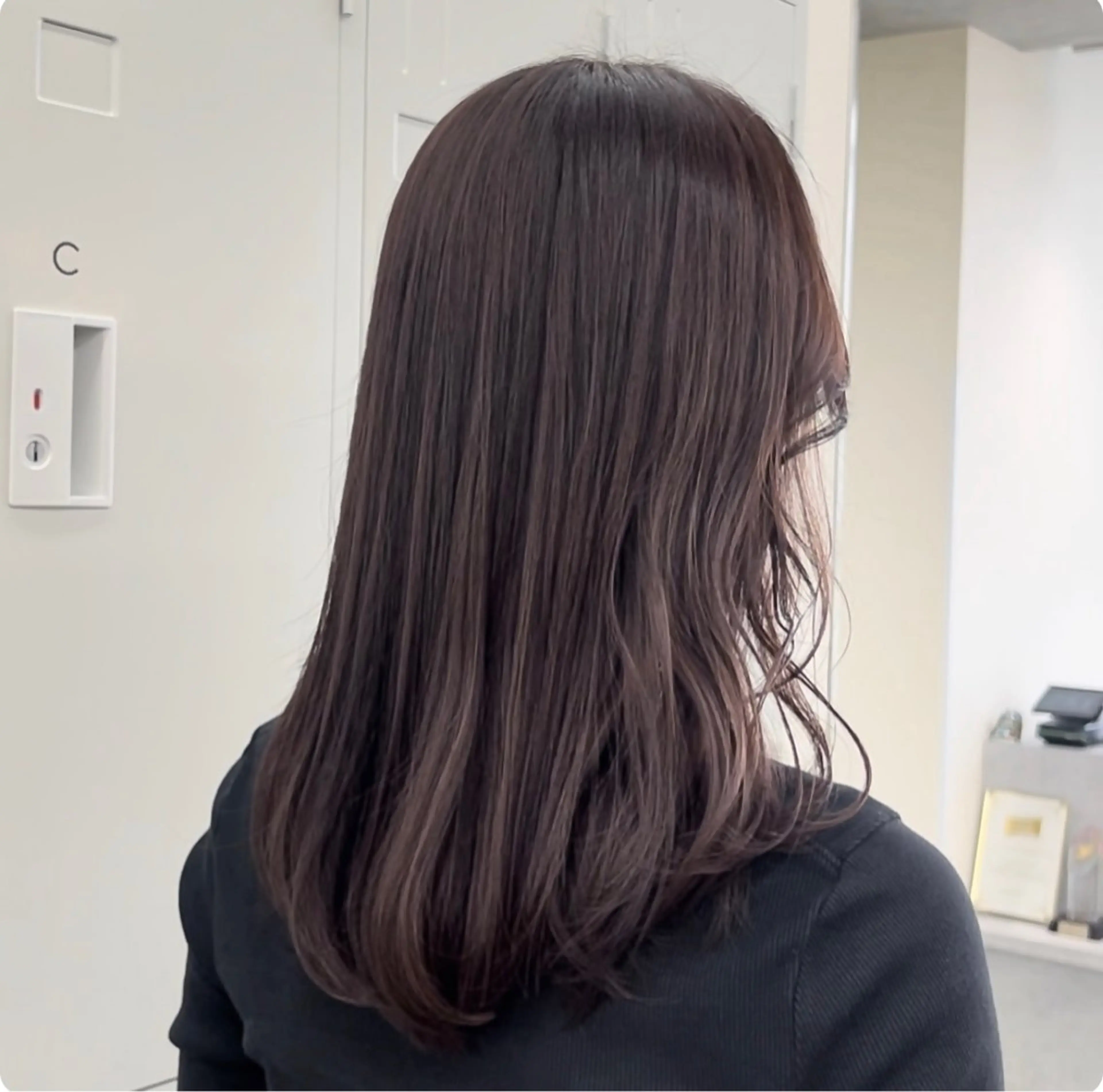 ロング ユイナ 🕊NaVI ベージュ/透明感のヘアスタイル