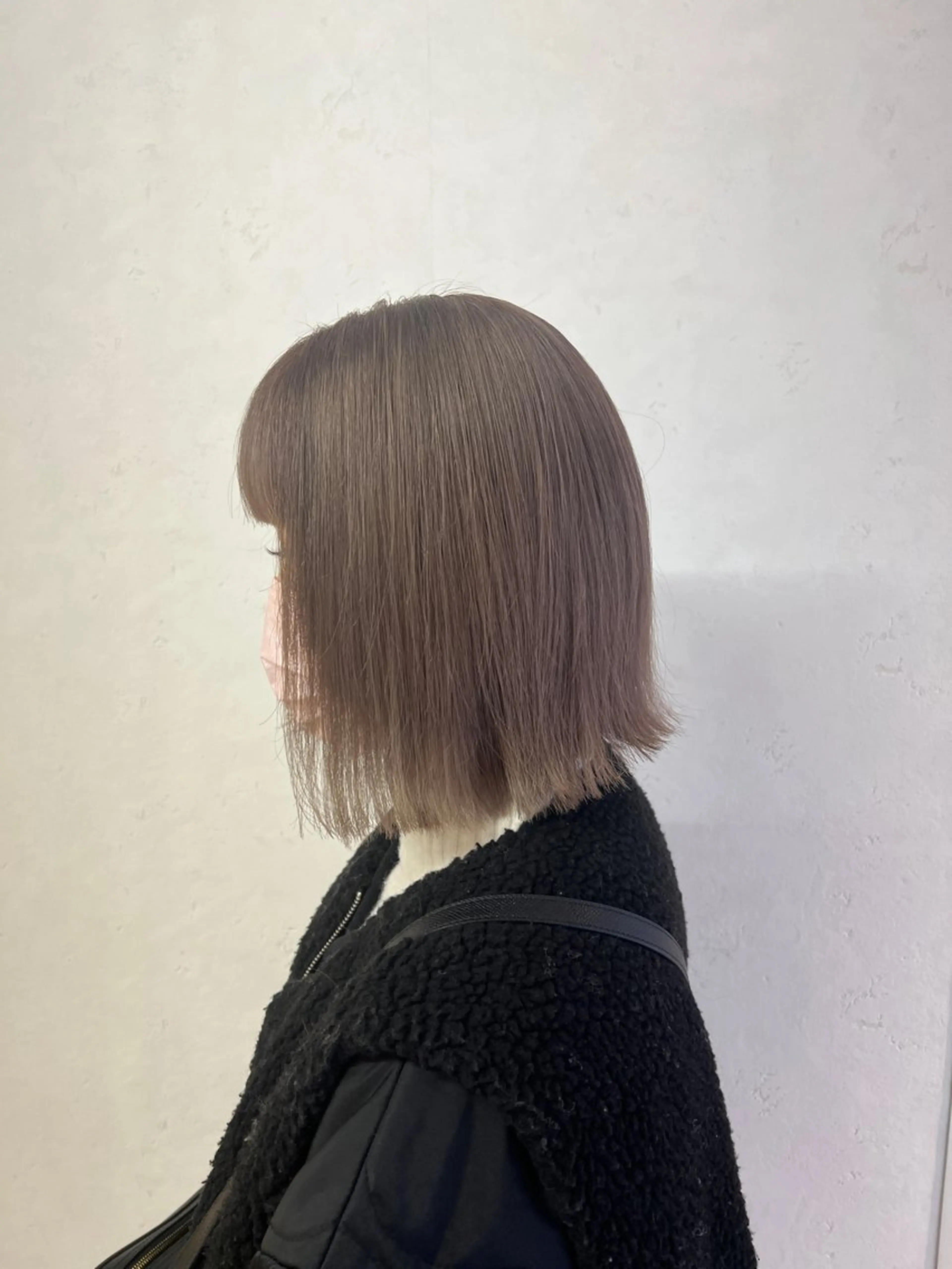 ショート カラー ベージュカラー ブリーチ ミルクティーベージュ カット ヘアカラー トリートメント 透明感カラー/ ダブルカラー /ソラのヘアスタイル