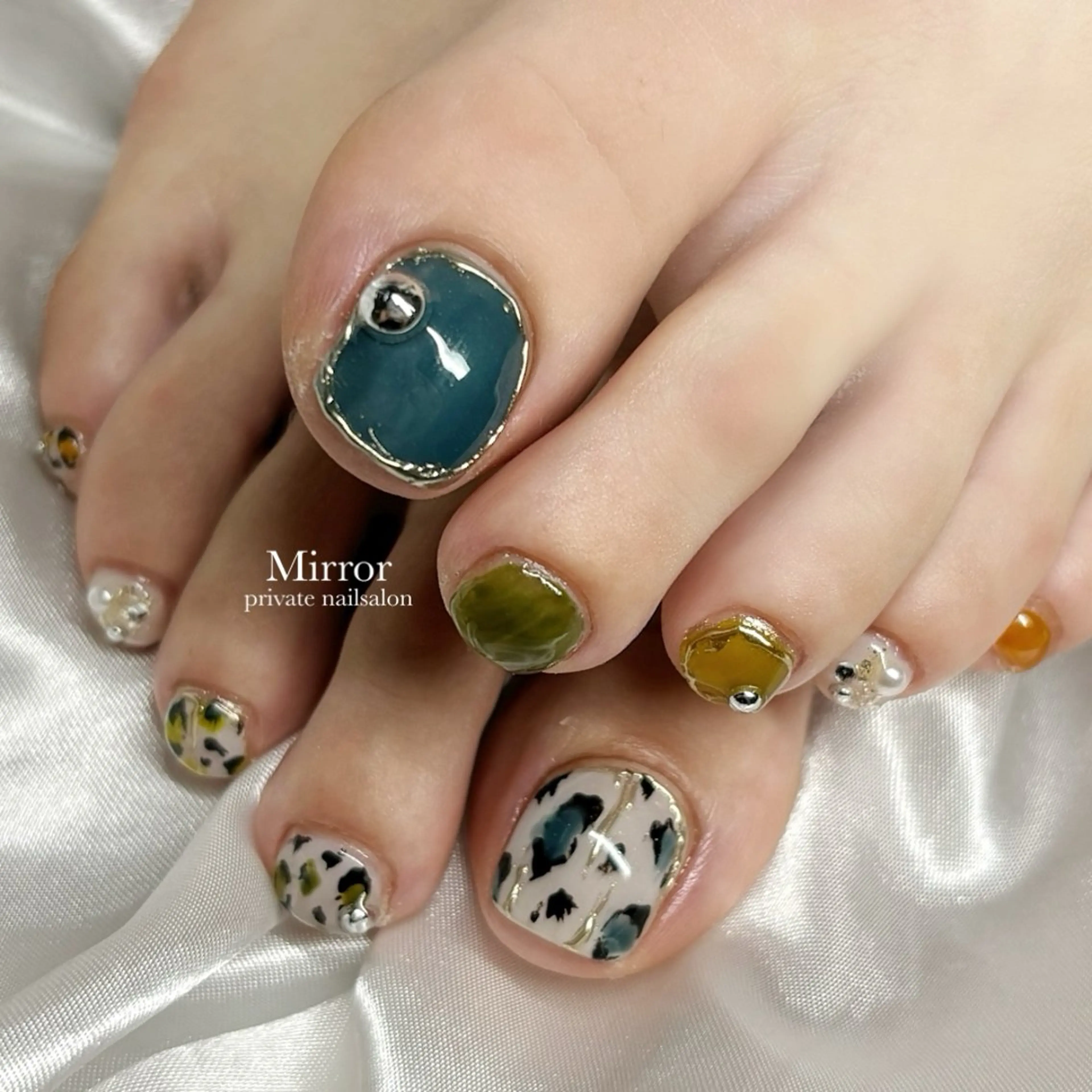 ネイル nailsalon Mirrorのネイルデザイン